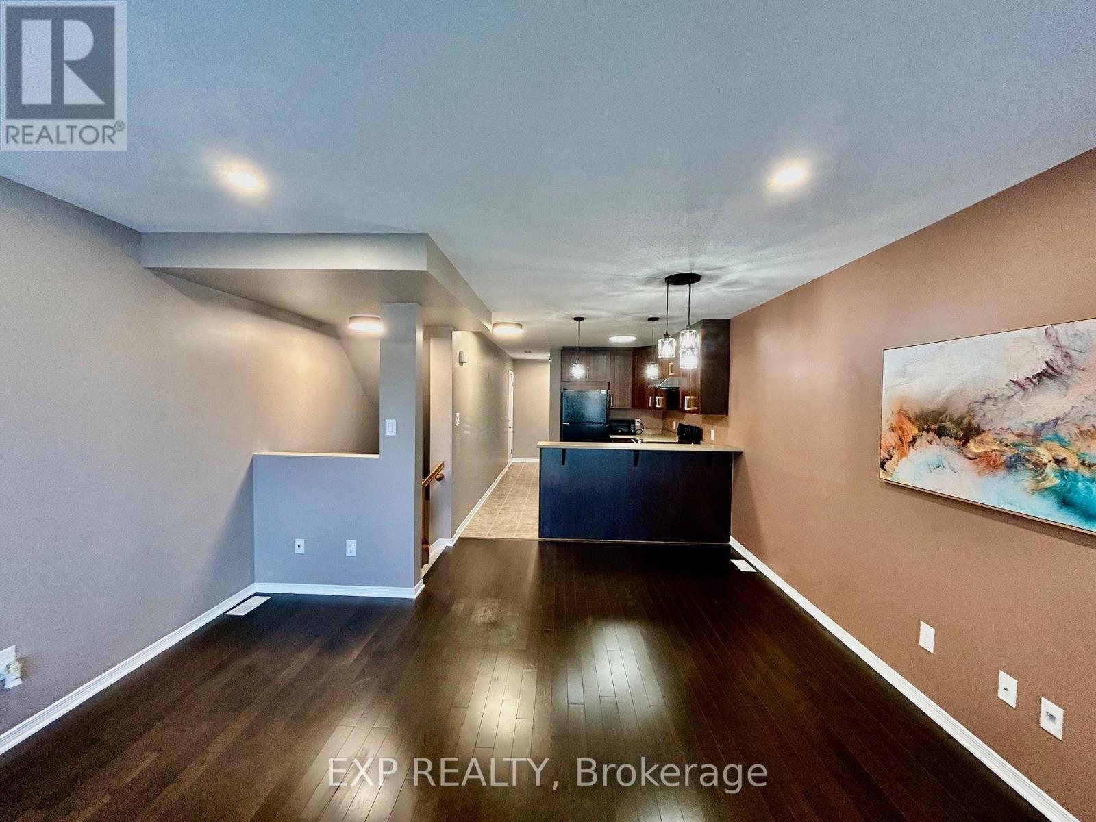 












208 SHANLY PRIVATE

,
Ottawa,




Ontario
K2J5X6

