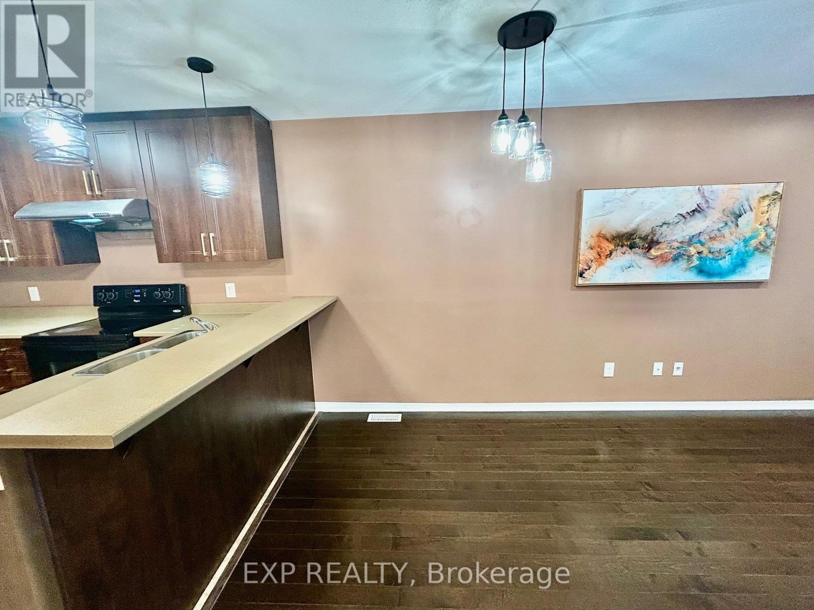 












208 SHANLY PRIVATE

,
Ottawa,




Ontario
K2J5X6

