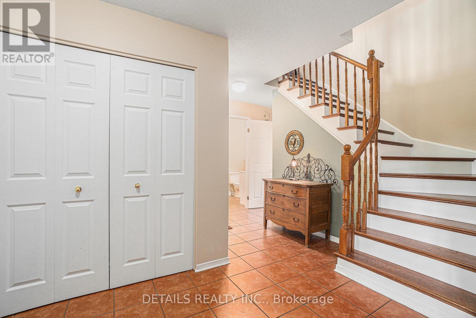 












221 MACDOUGALL STREET

,
Russell,




Ontario
K4R1A5

