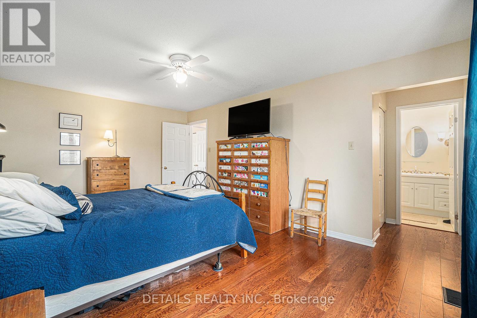 












221 MACDOUGALL STREET

,
Russell,




Ontario
K4R1A5

