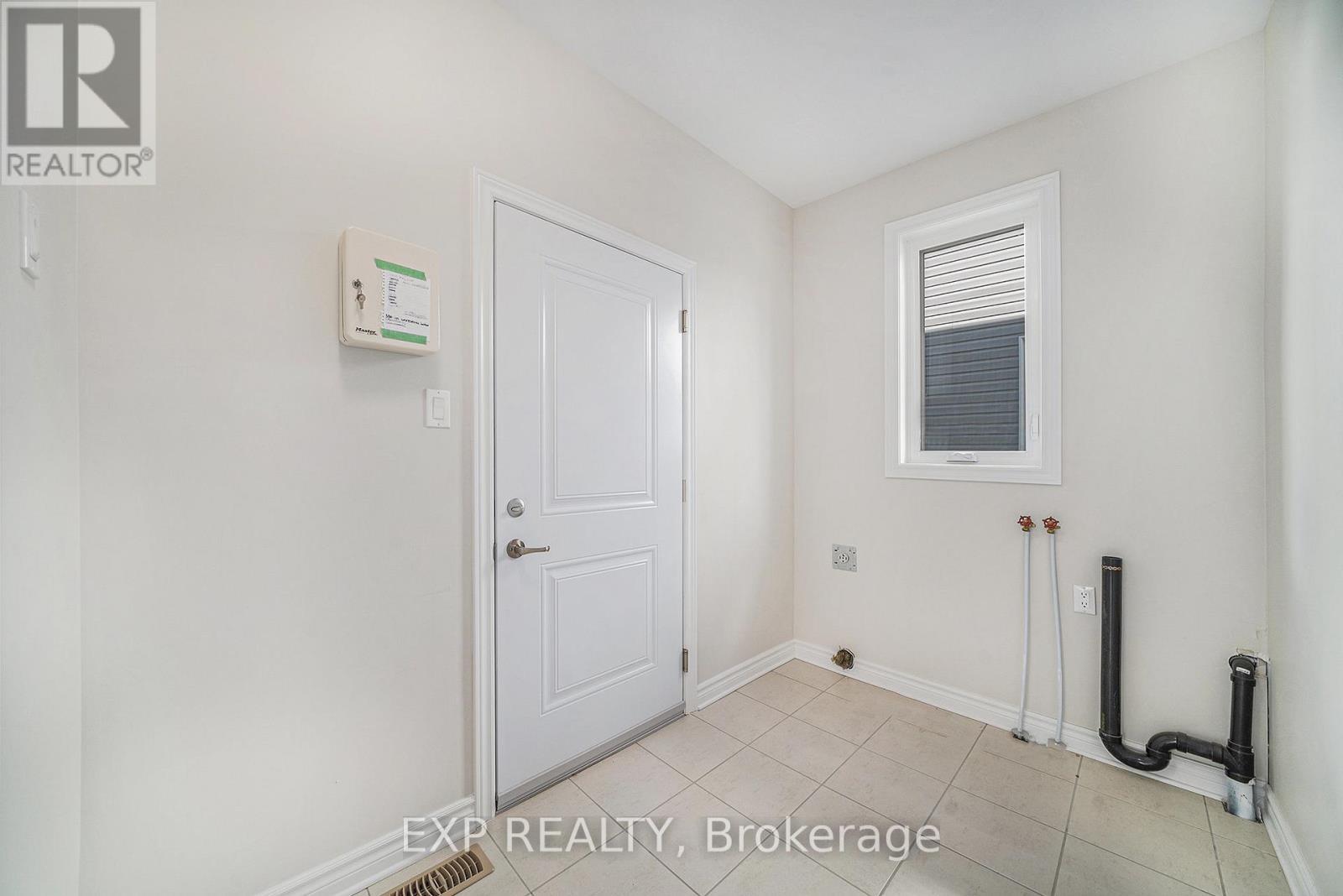 












125 SEABERT DRIVE

,
Arnprior,




Ontario
K7S0H9

