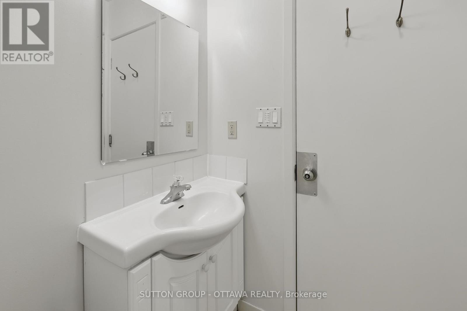 












265 PARKDALE AVENUE

,
Ottawa,




Ontario
K1Y1G1

