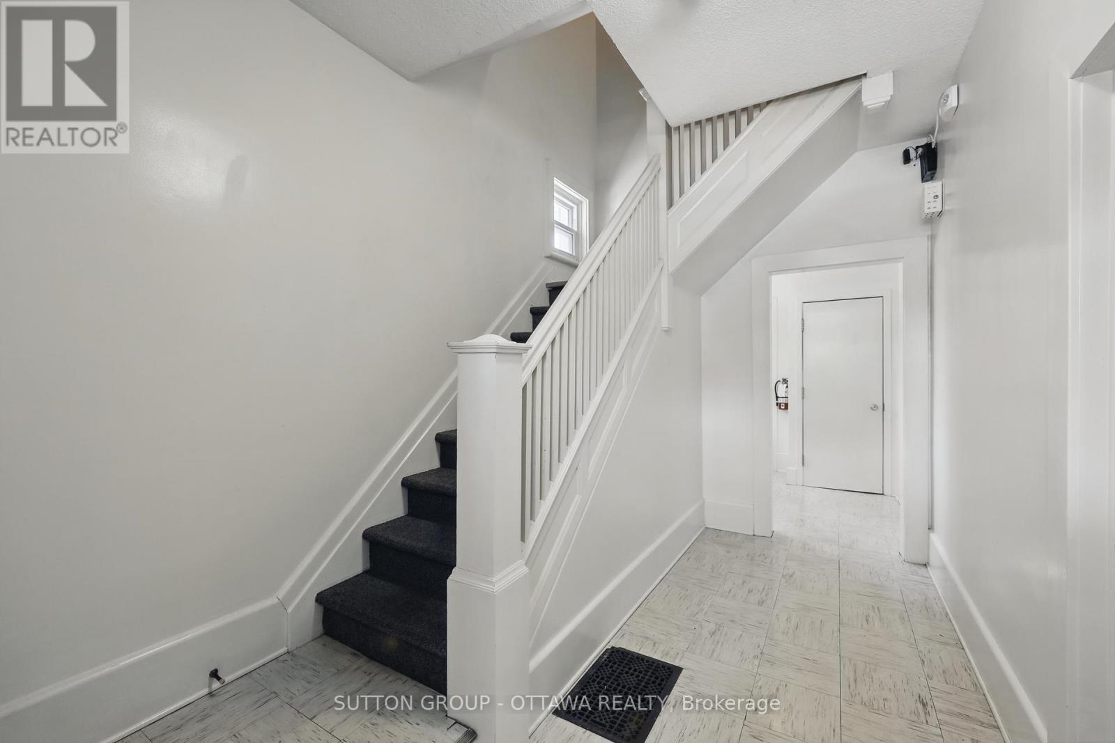 












265 PARKDALE AVENUE

,
Ottawa,




Ontario
K1Y1G1


