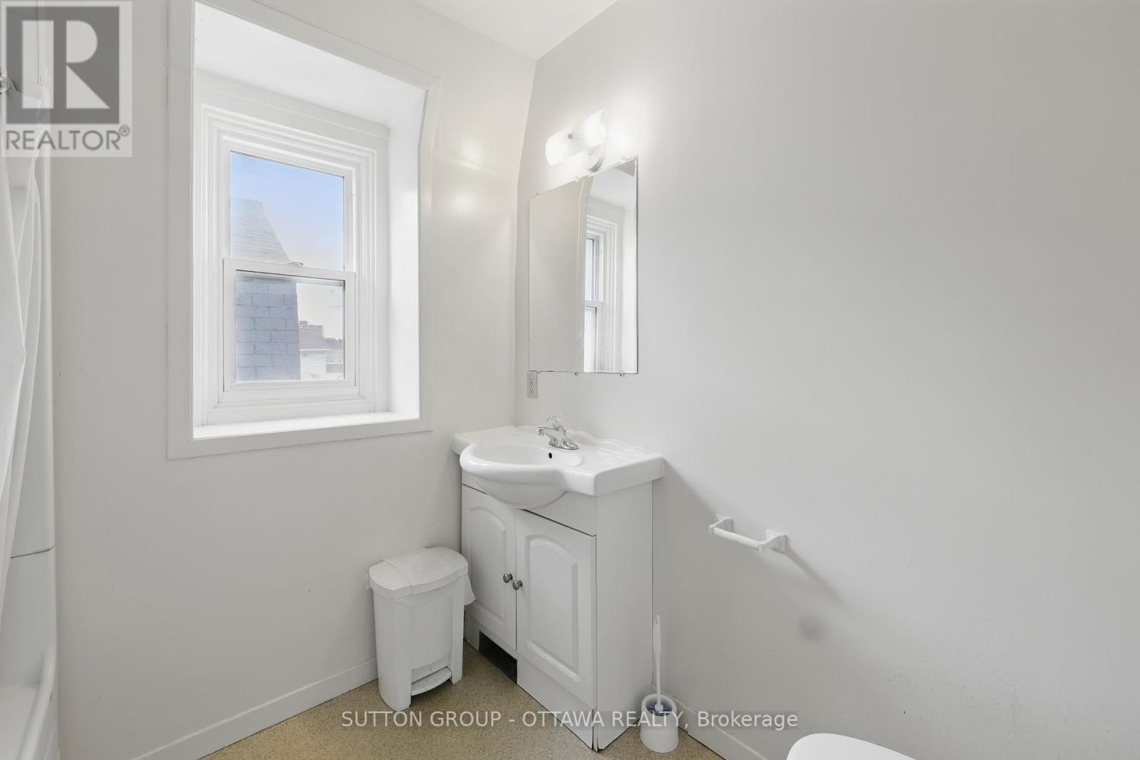 












265 PARKDALE AVENUE

,
Ottawa,




Ontario
K1Y1G1

