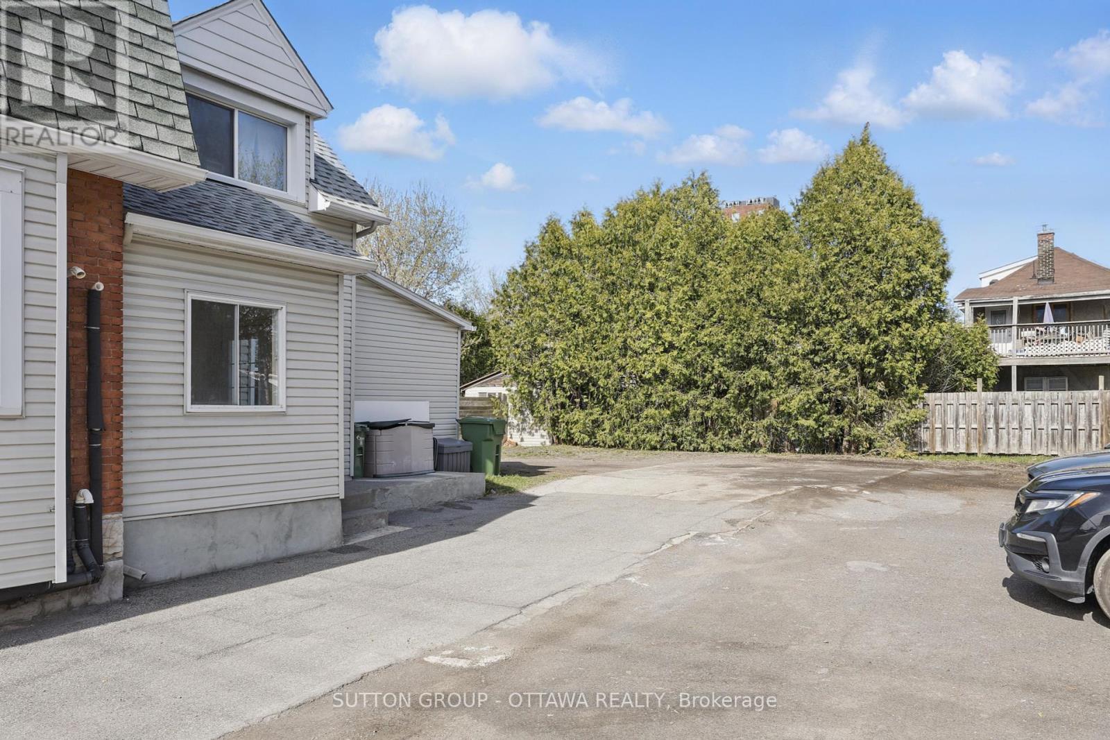 












265 PARKDALE AVENUE

,
Ottawa,




Ontario
K1Y1G1

