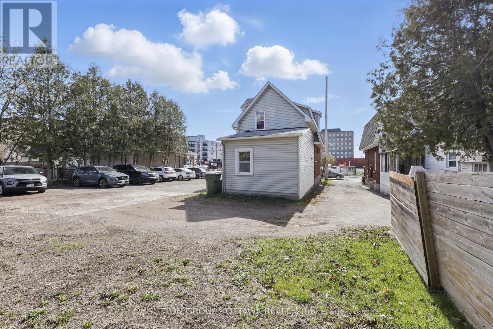 












265 PARKDALE AVENUE

,
Ottawa,




Ontario
K1Y1G1

