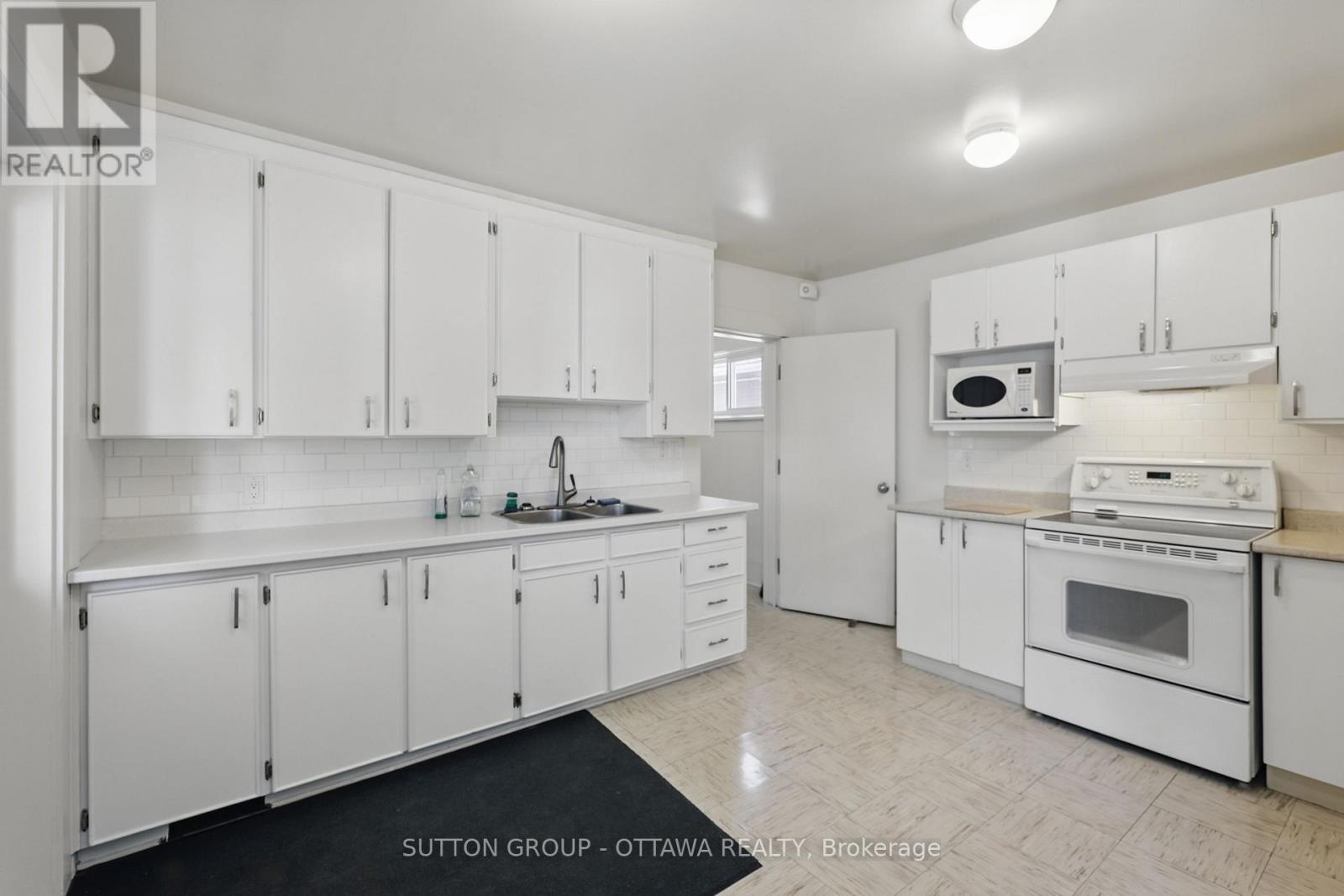 












265 PARKDALE AVENUE

,
Ottawa,




Ontario
K1Y1G1

