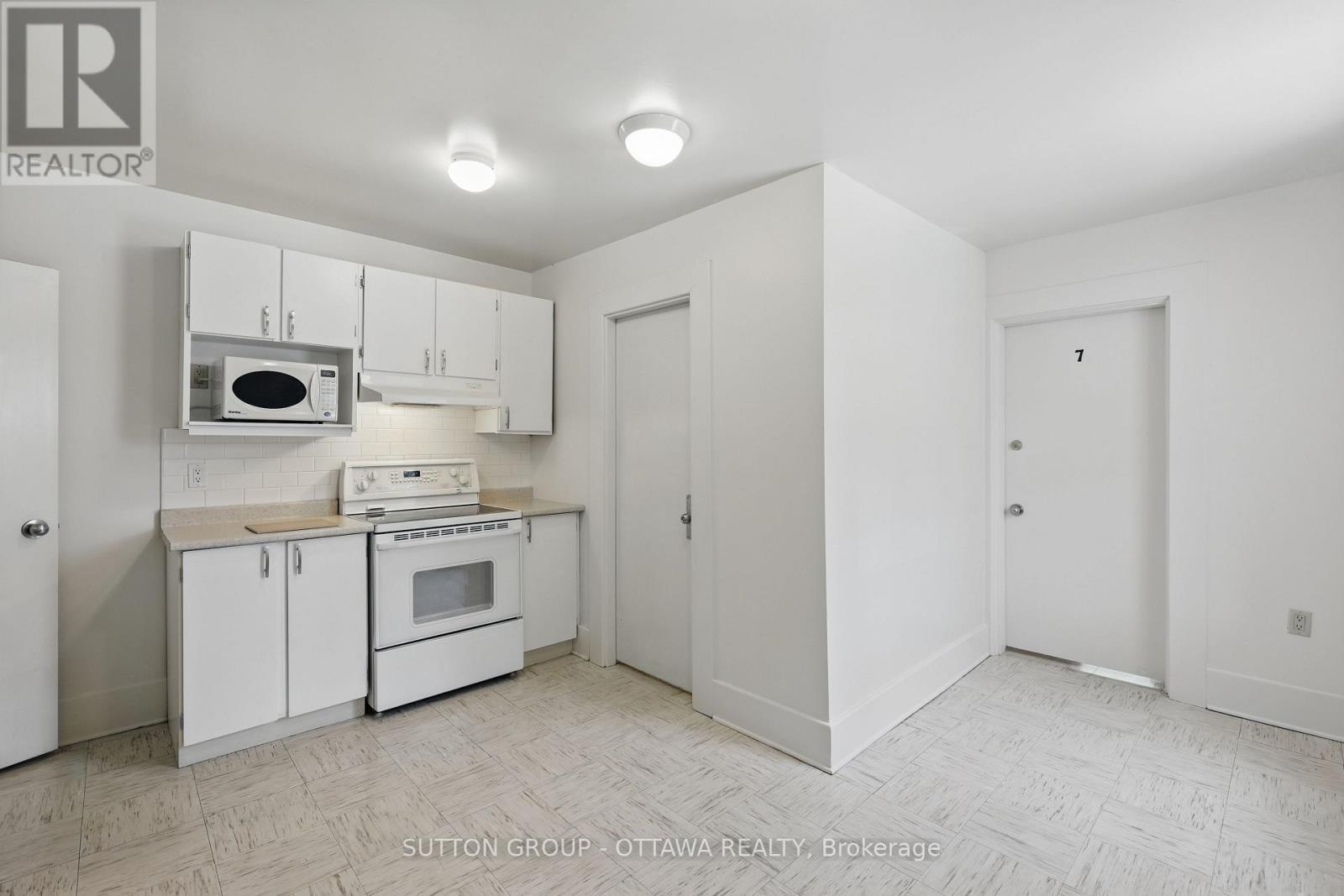 












265 PARKDALE AVENUE

,
Ottawa,




Ontario
K1Y1G1

