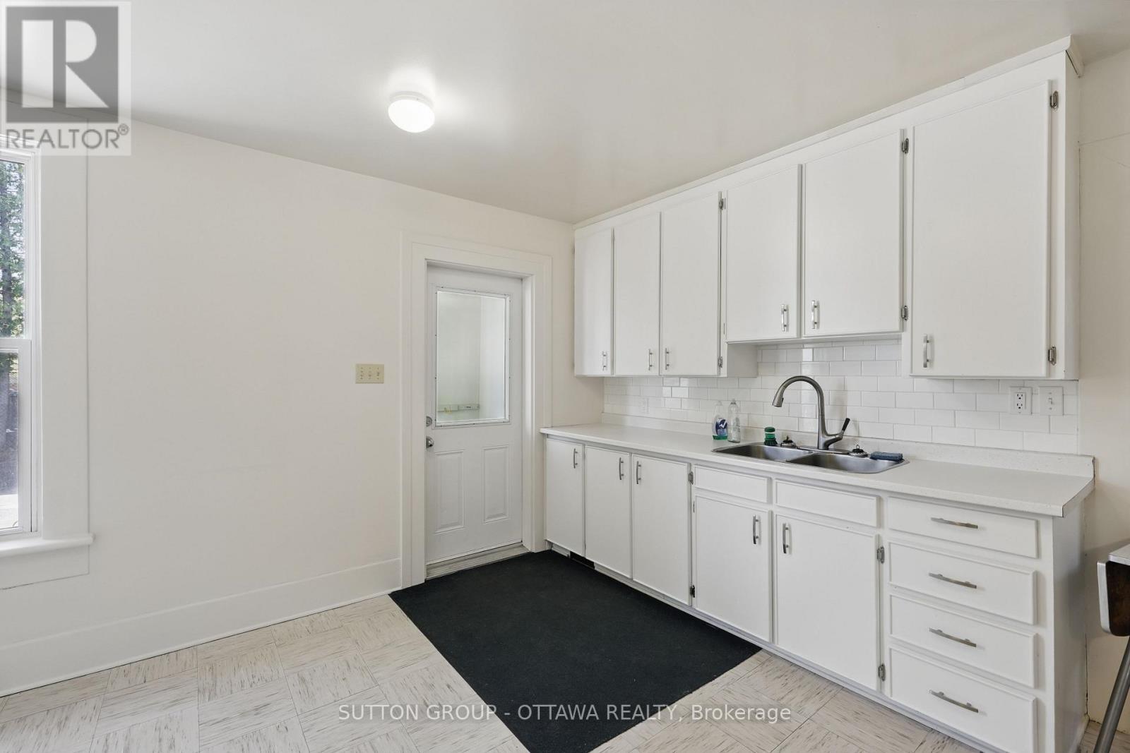 












265 PARKDALE AVENUE

,
Ottawa,




Ontario
K1Y1G1

