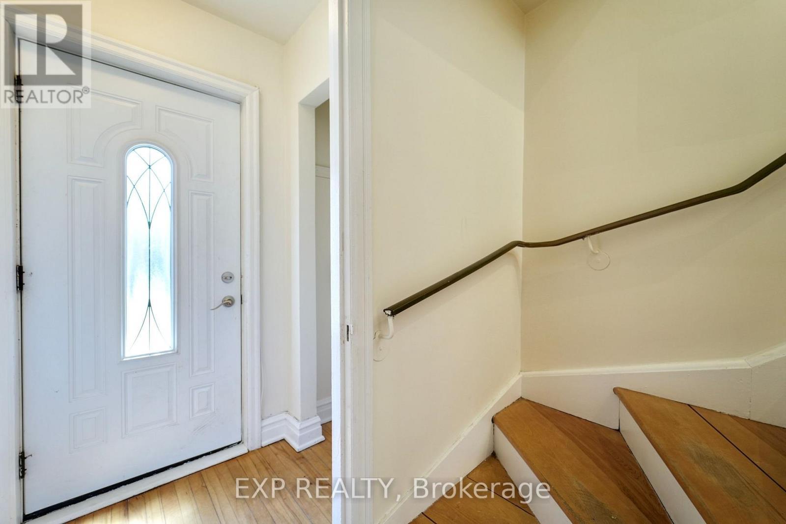 












7 RALEIGH STREET

,
Ottawa,




Ontario
K1S3C3

