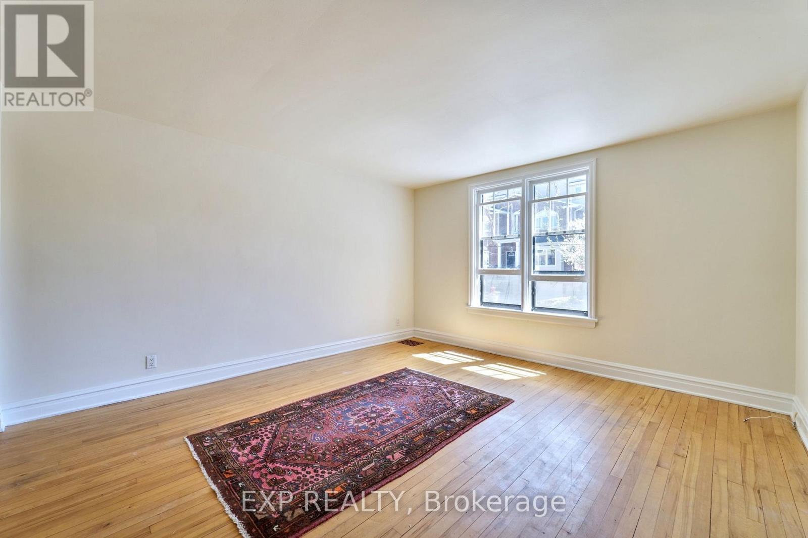 












7 RALEIGH STREET

,
Ottawa,




Ontario
K1S3C3

