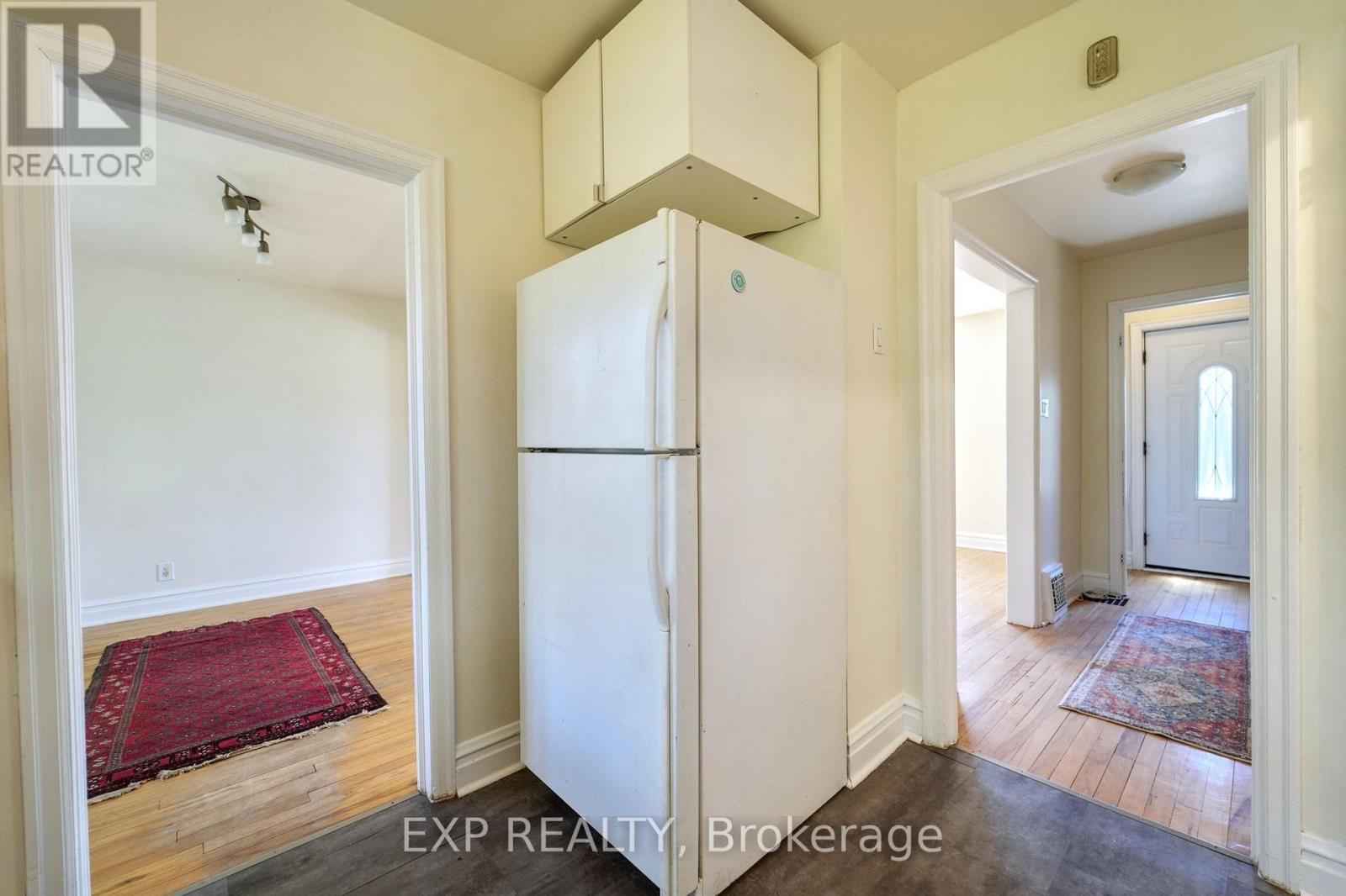












7 RALEIGH STREET

,
Ottawa,




Ontario
K1S3C3


