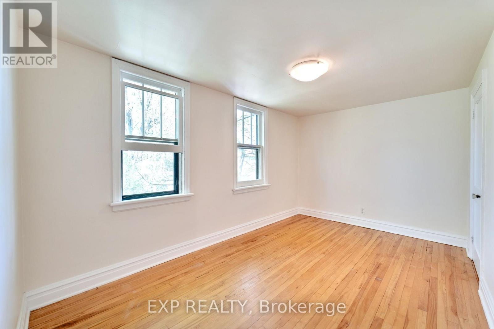 












7 RALEIGH STREET

,
Ottawa,




Ontario
K1S3C3

