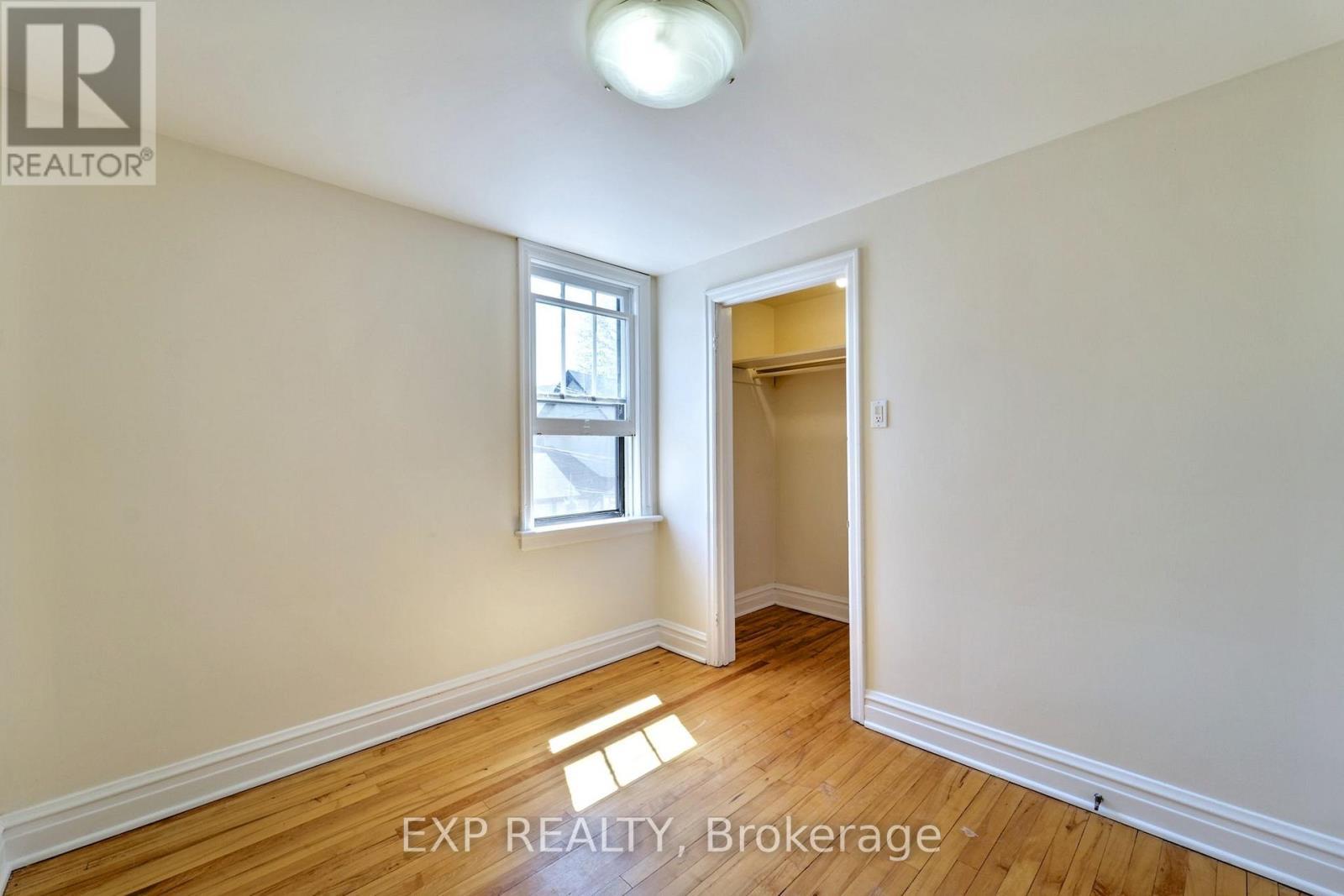 












7 RALEIGH STREET

,
Ottawa,




Ontario
K1S3C3

