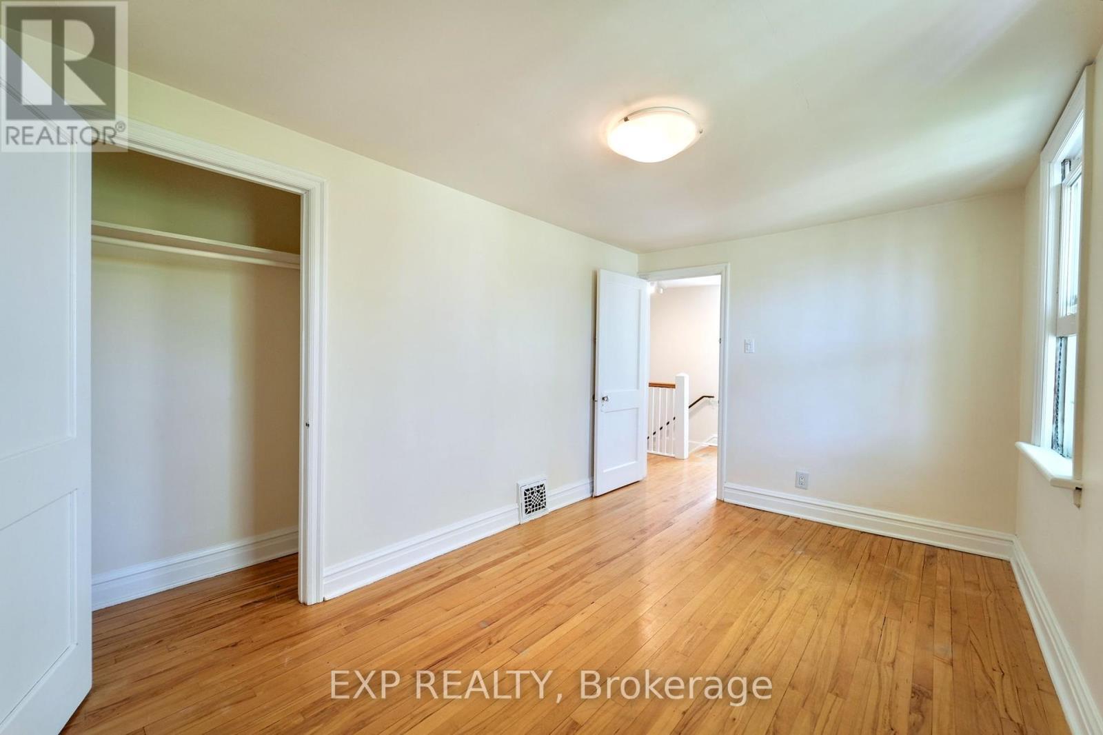 












7 RALEIGH STREET

,
Ottawa,




Ontario
K1S3C3

