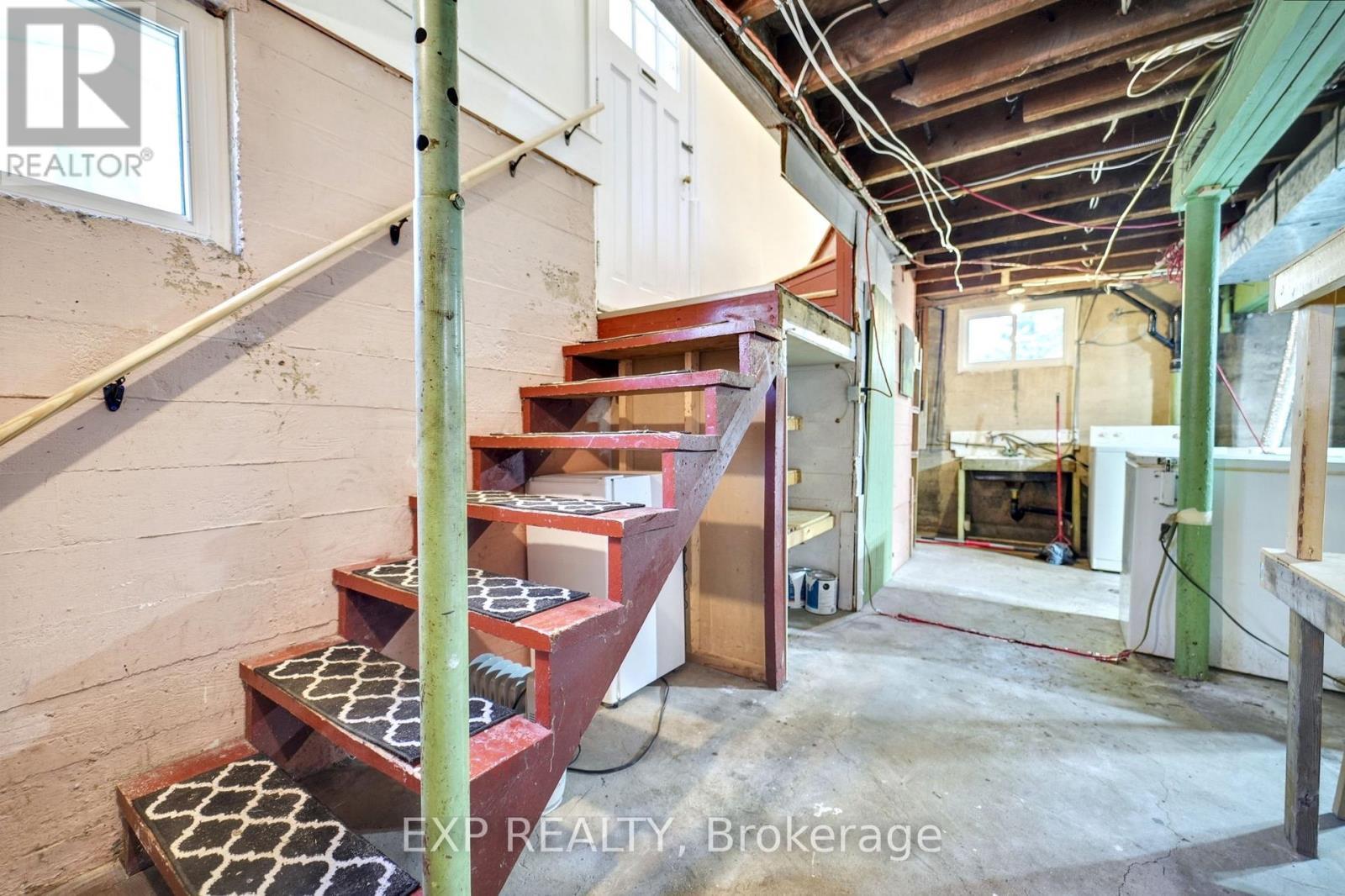 












7 RALEIGH STREET

,
Ottawa,




Ontario
K1S3C3

