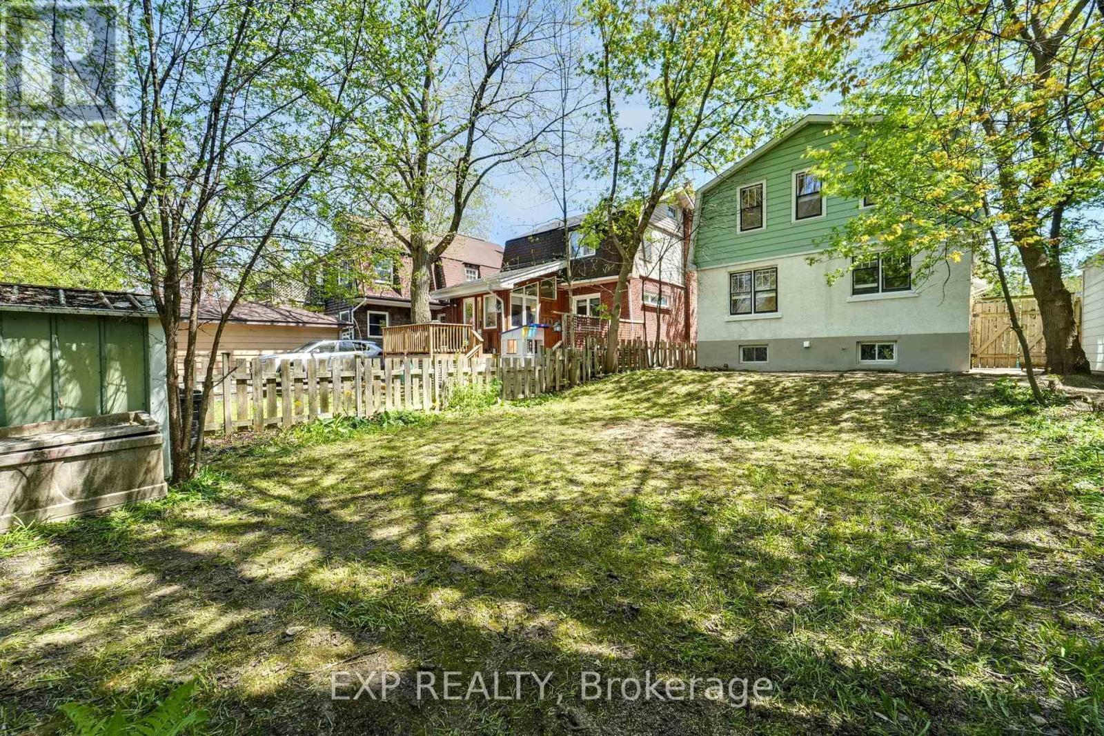 












7 RALEIGH STREET

,
Ottawa,




Ontario
K1S3C3

