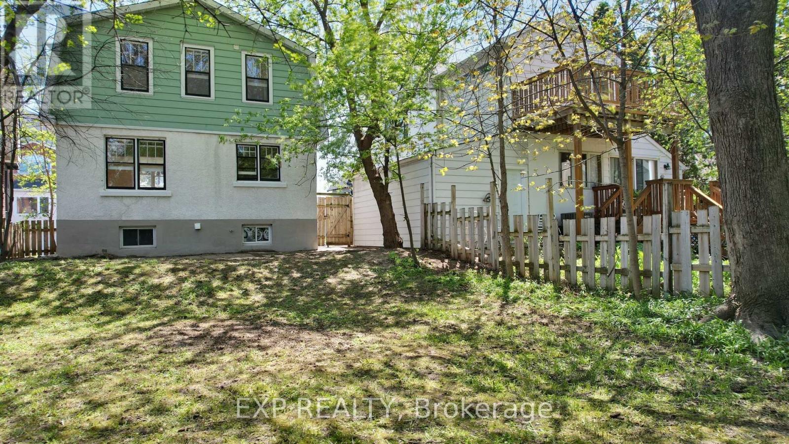 












7 RALEIGH STREET

,
Ottawa,




Ontario
K1S3C3

