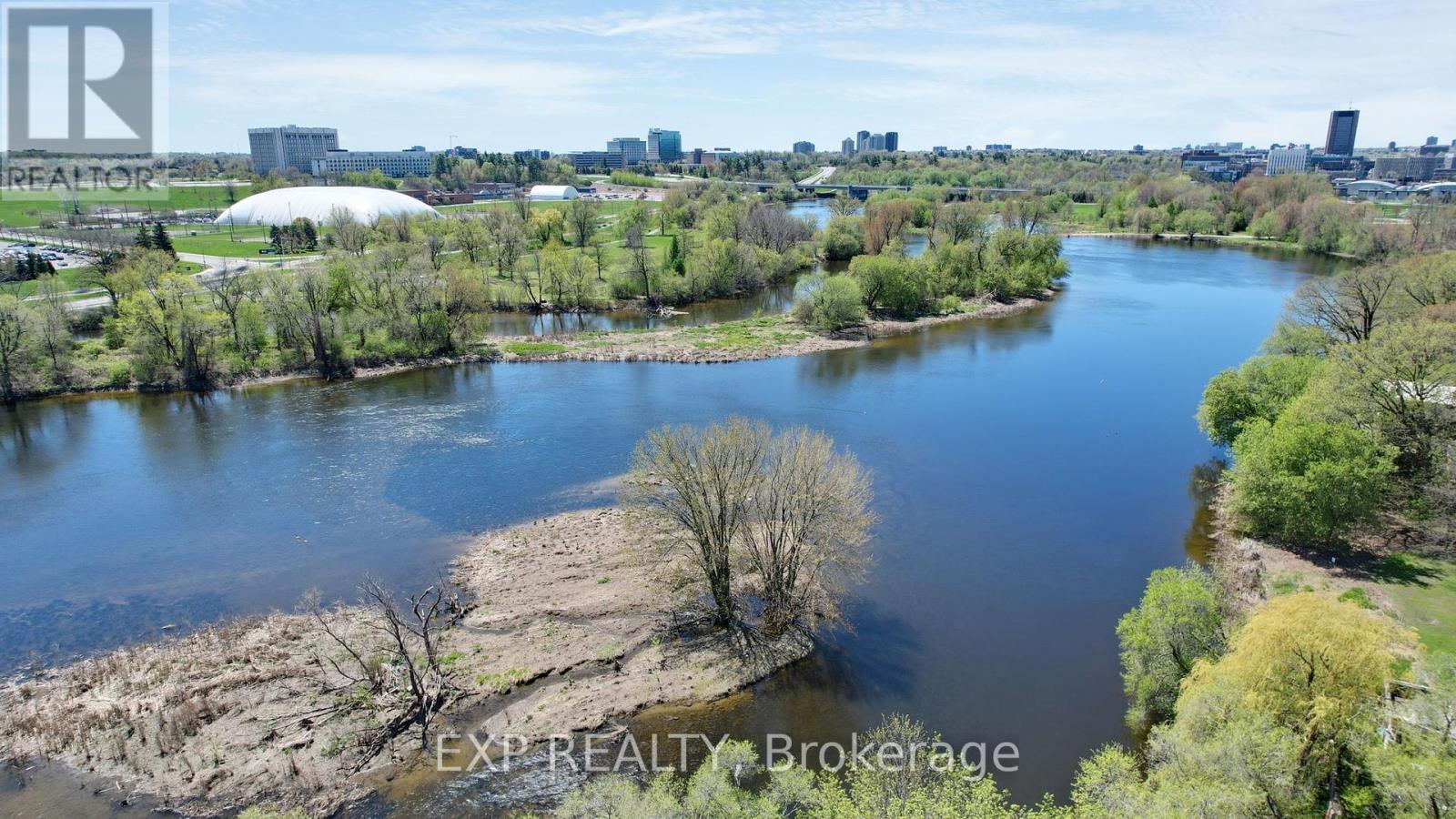 












7 RALEIGH STREET

,
Ottawa,




Ontario
K1S3C3


