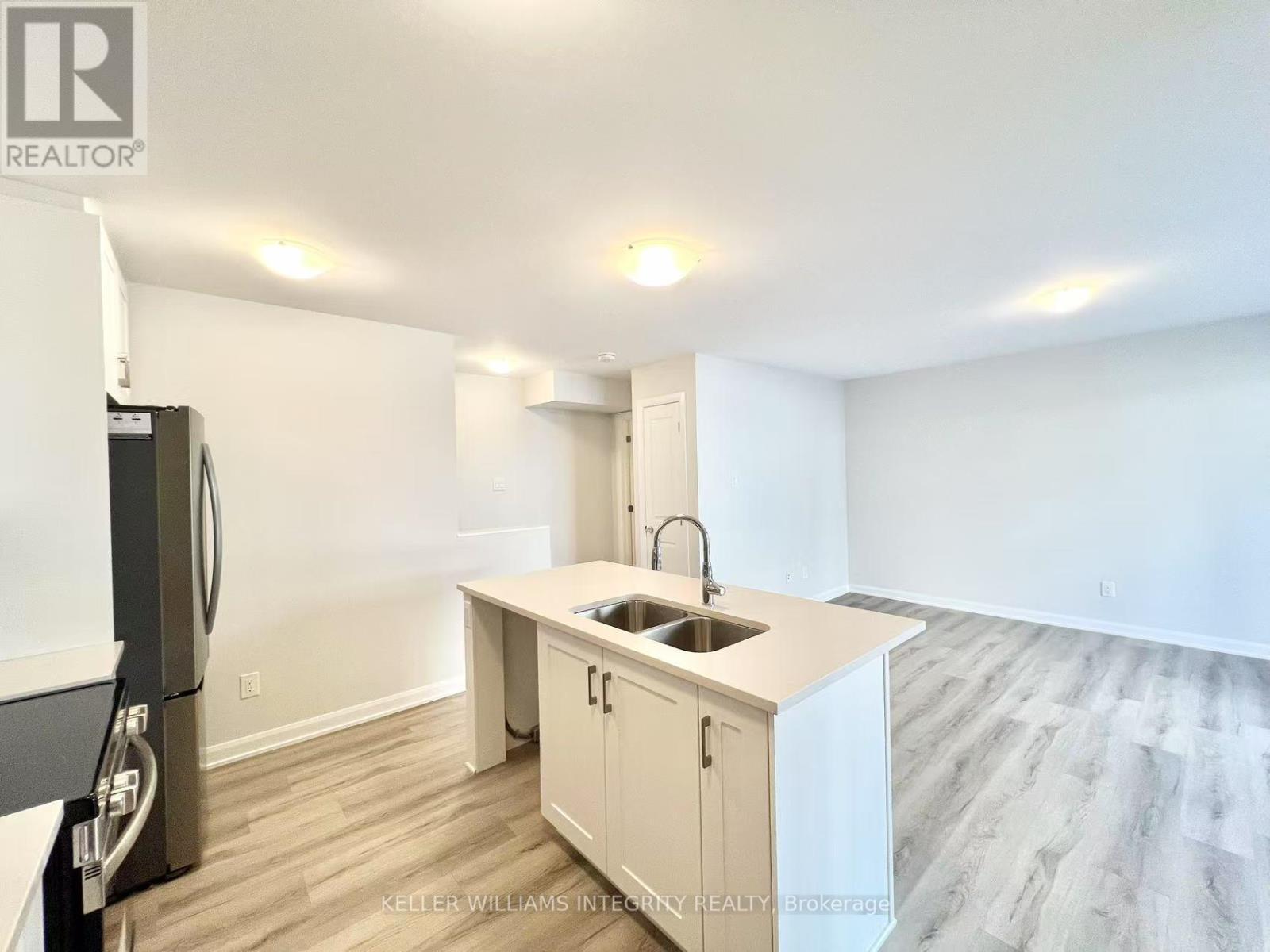 












1407 CREEKWAY PRIVATE

,
Ottawa,




Ontario
K2T0T1

