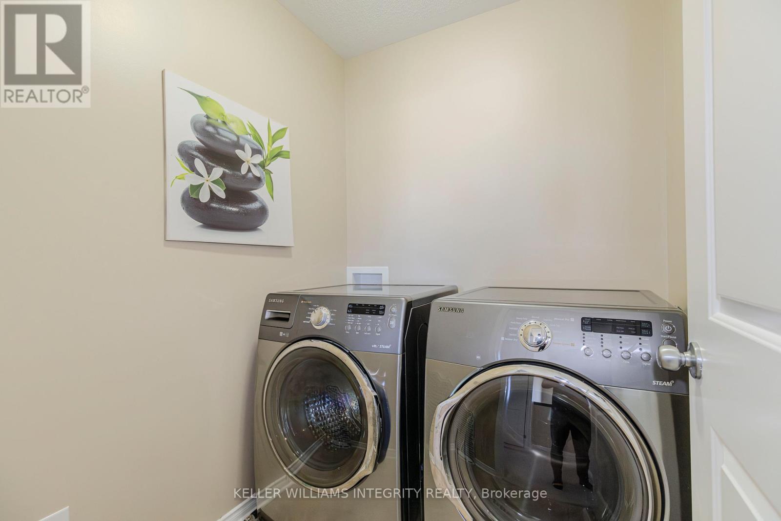 












905 CALDERMILL PRIVATE

,
Ottawa,




Ontario
K2J0Z8

