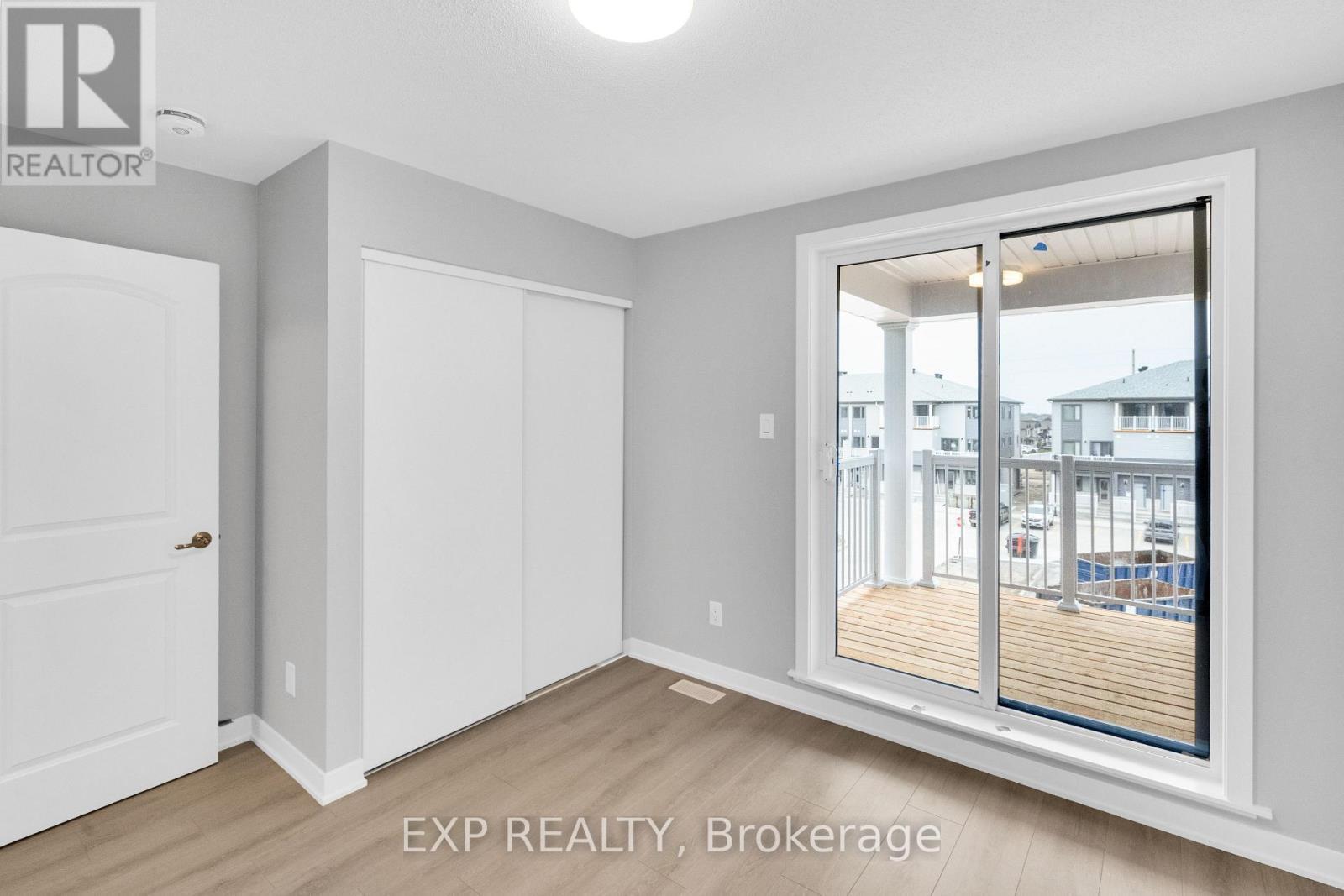 












912 LILLIAN FREIMAN PRIVATE S

,
Ottawa,




Ontario
K2J7K8


