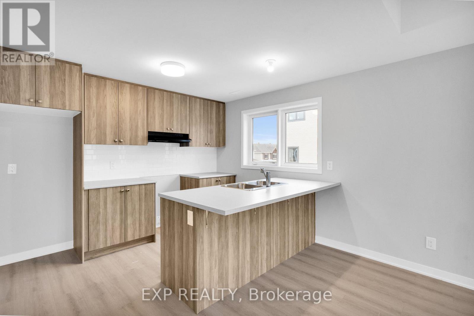 












912 LILLIAN FREIMAN PRIVATE S

,
Ottawa,




Ontario
K2J7K8

