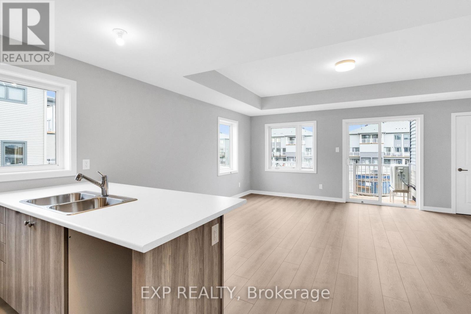 












912 LILLIAN FREIMAN PRIVATE S

,
Ottawa,




Ontario
K2J7K8

