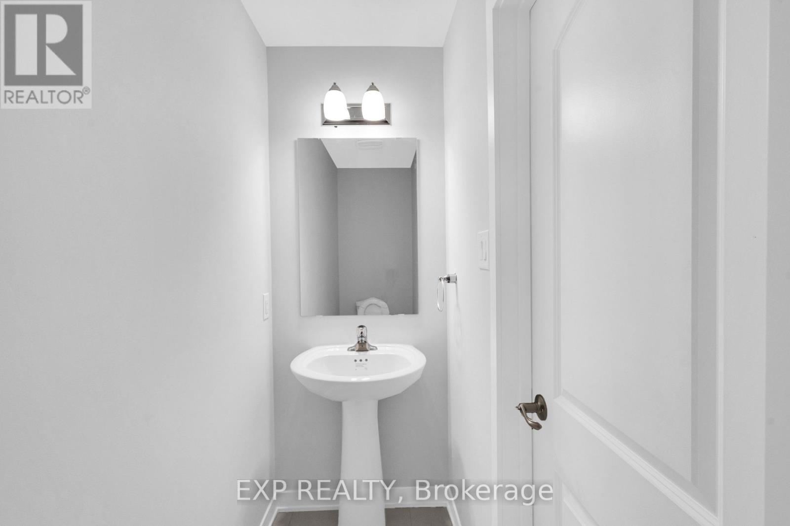 












912 LILLIAN FREIMAN PRIVATE S

,
Ottawa,




Ontario
K2J7K8

