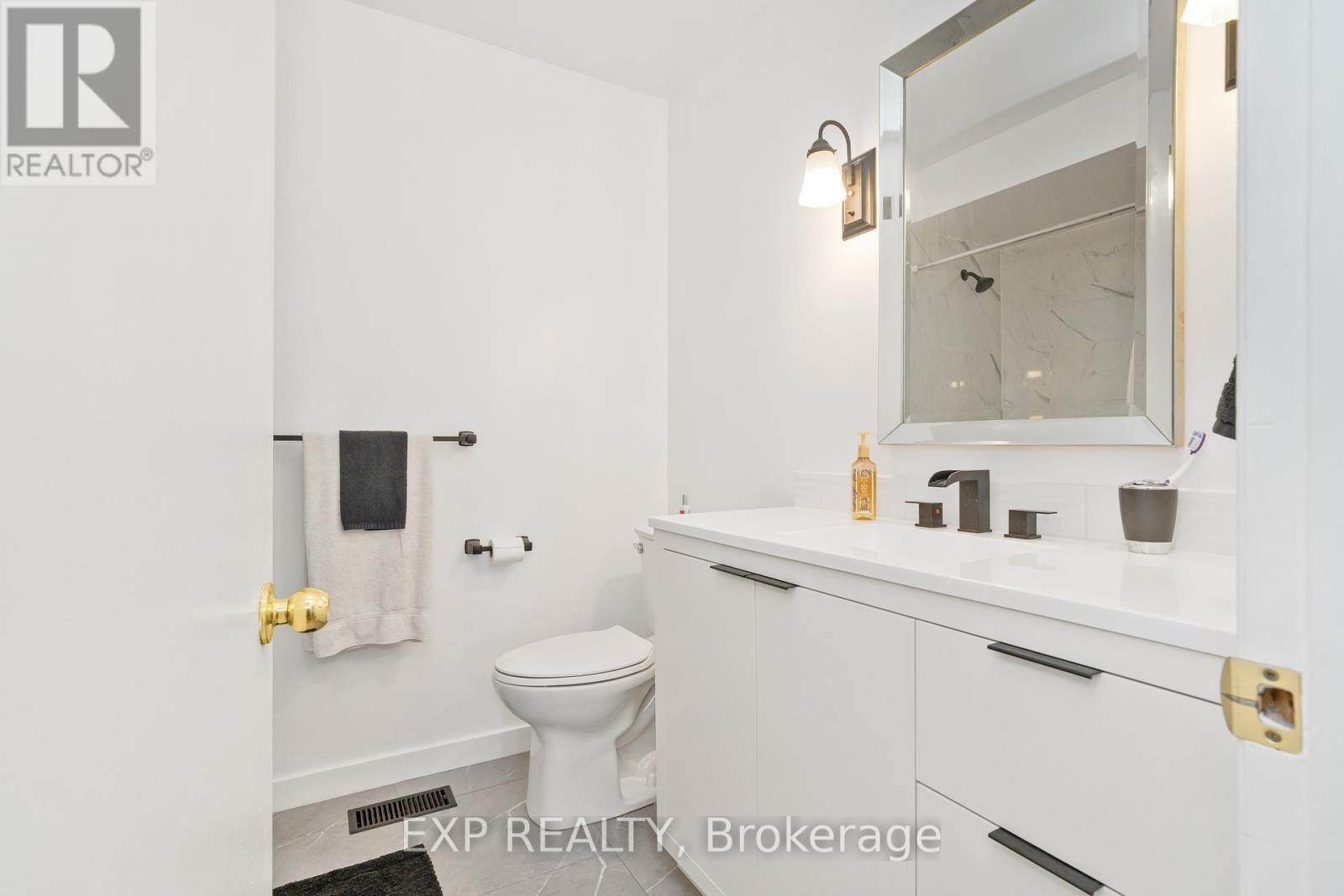 












322 GALLOWAY DRIVE

,
Ottawa,




Ontario
K1E1W3

