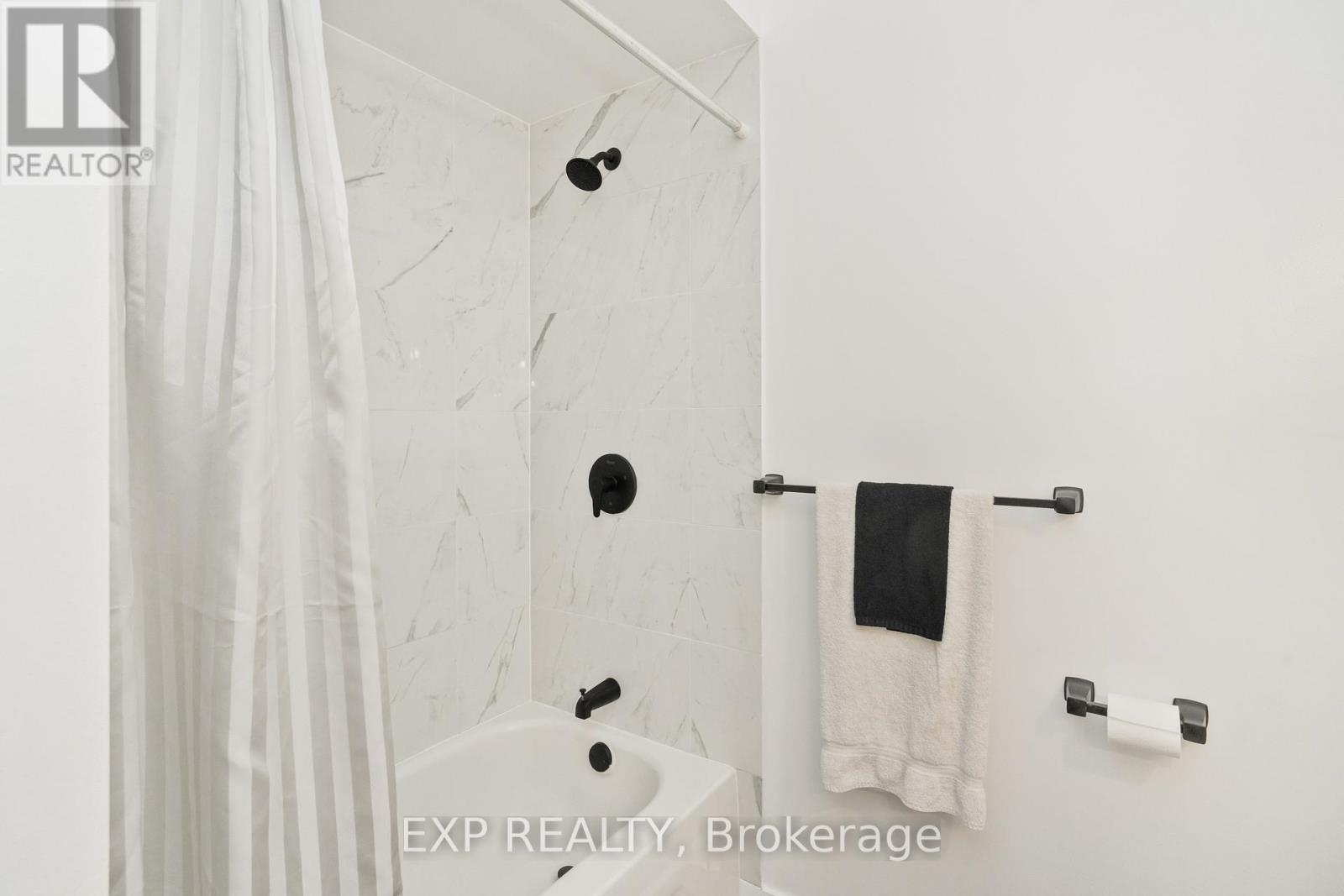 












322 GALLOWAY DRIVE

,
Ottawa,




Ontario
K1E1W3

