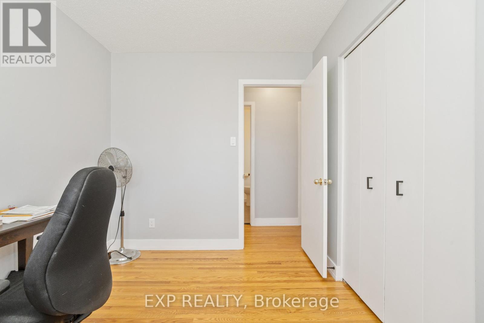 












322 GALLOWAY DRIVE

,
Ottawa,




Ontario
K1E1W3

