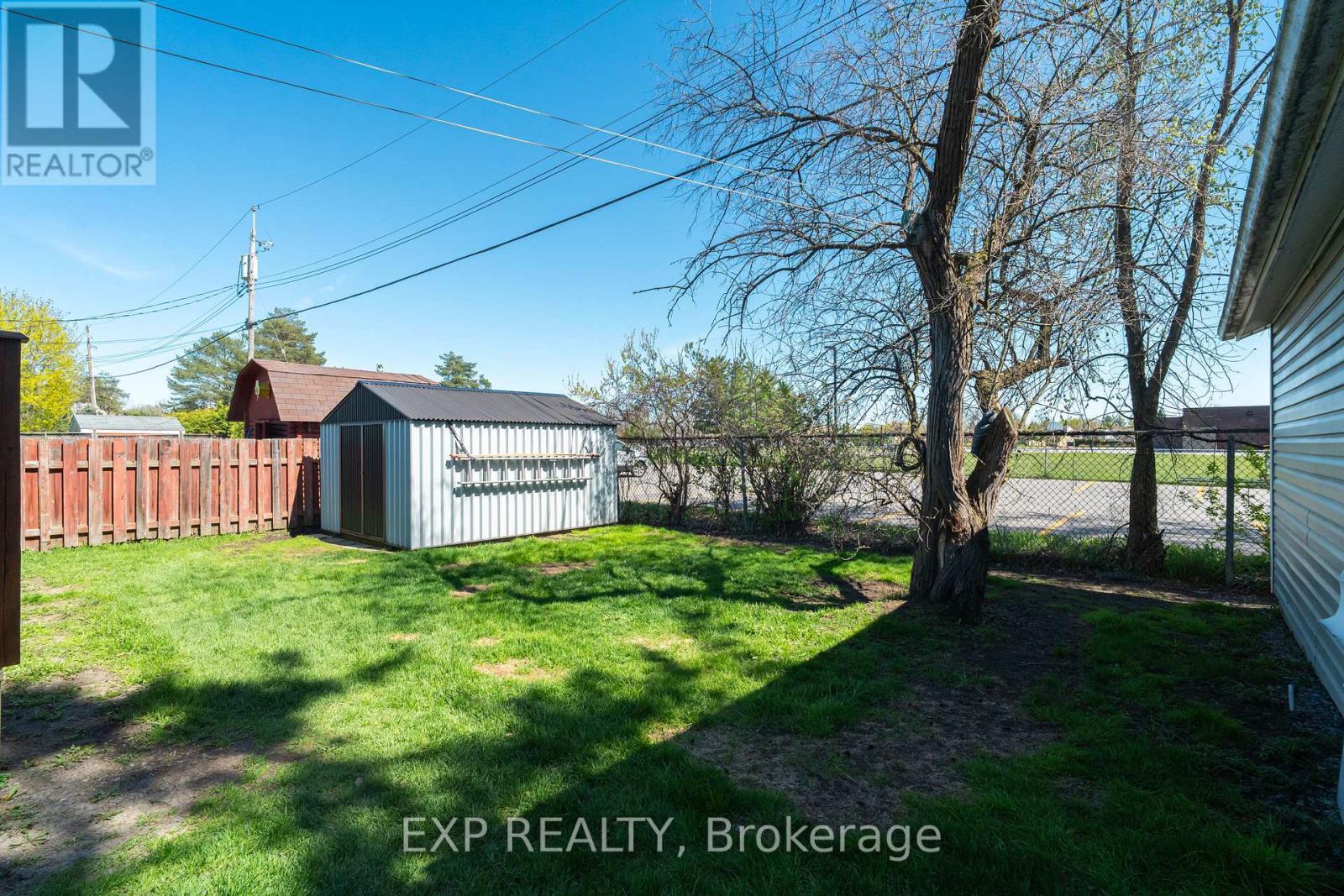 












322 GALLOWAY DRIVE

,
Ottawa,




Ontario
K1E1W3

