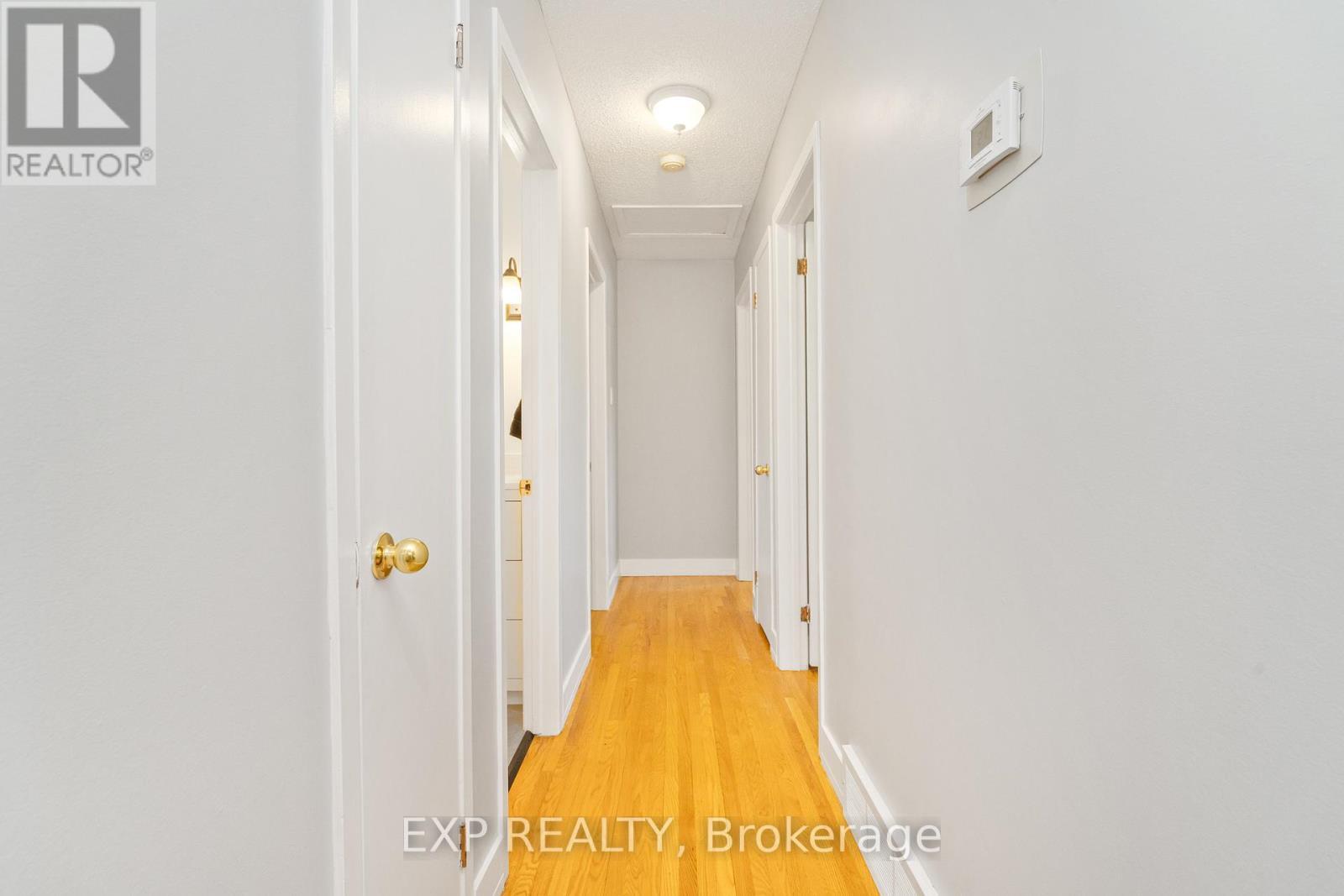 












322 GALLOWAY DRIVE

,
Ottawa,




Ontario
K1E1W3

