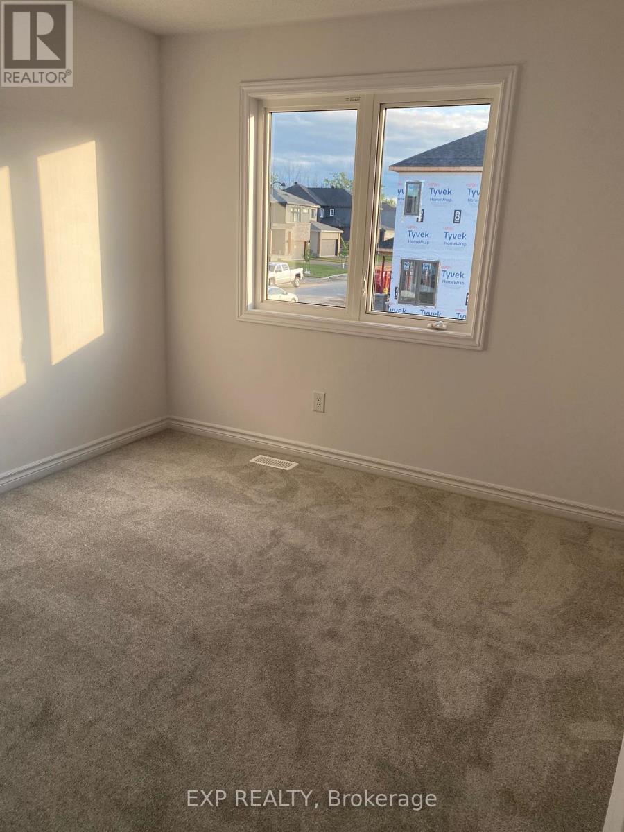 












84 RALLIDALE STREET

,
Ottawa,




Ontario
K1X0G7

