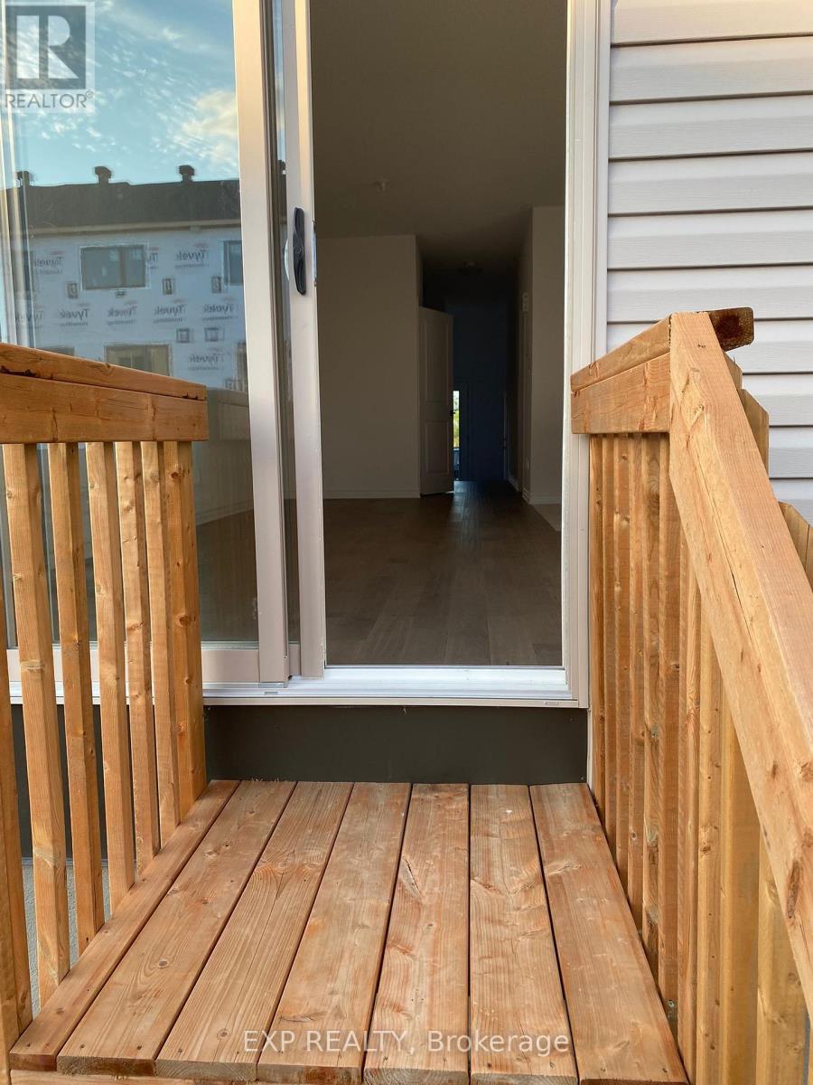 












84 RALLIDALE STREET

,
Ottawa,




Ontario
K1X0G7

