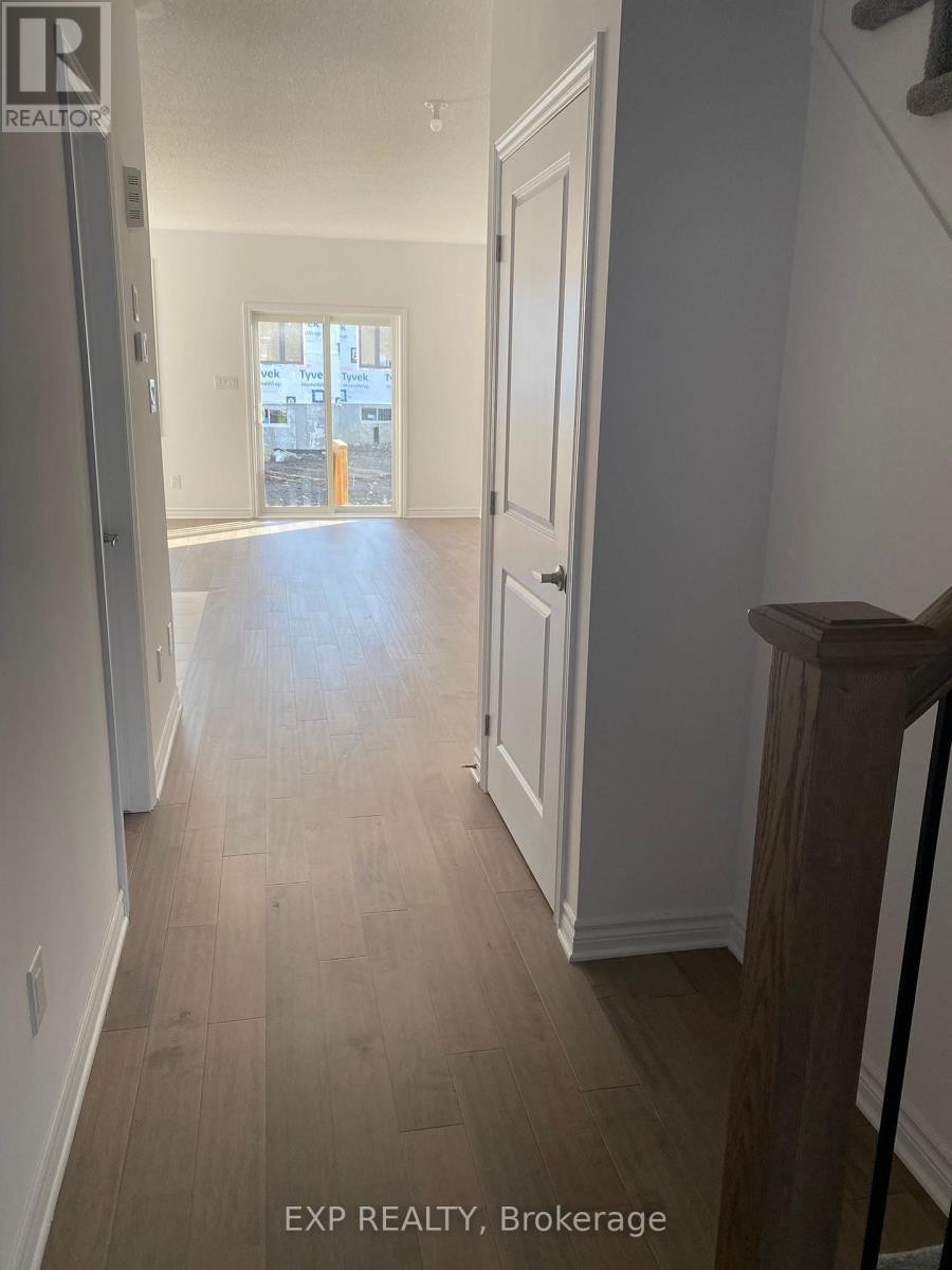












84 RALLIDALE STREET

,
Ottawa,




Ontario
K1X0G7

