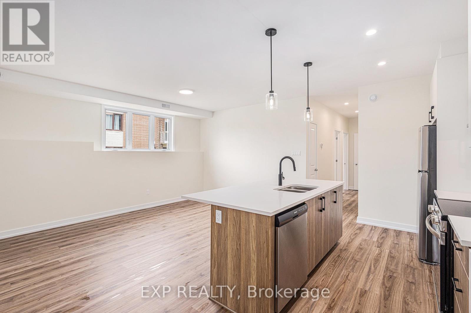 












102 - 897 LAURIER STREET

,
Clarence-Rockland,




Ontario
K4K1E3

