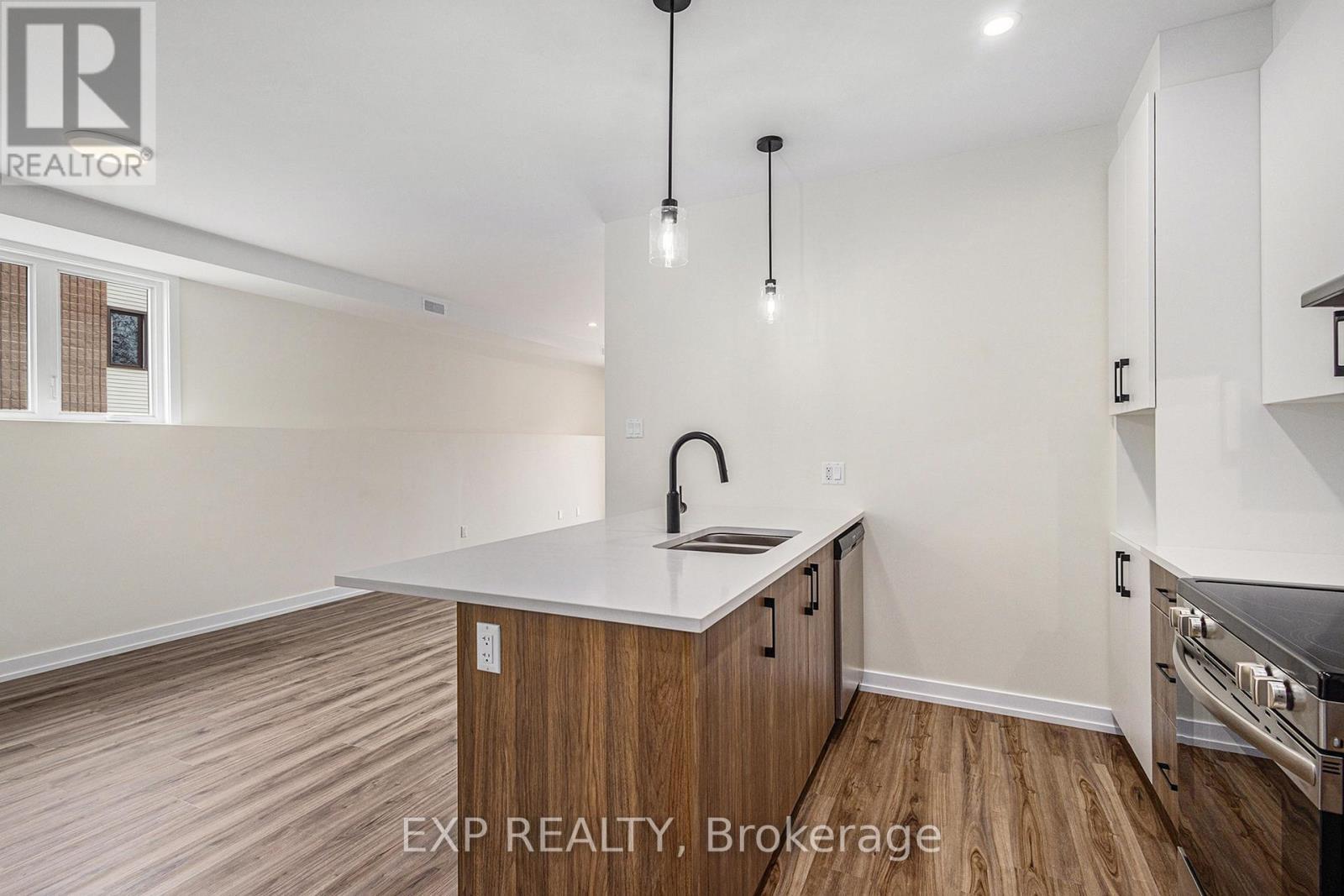 












103 - 897 LAURIER STREET

,
Clarence-Rockland,




Ontario
K4K1E3

