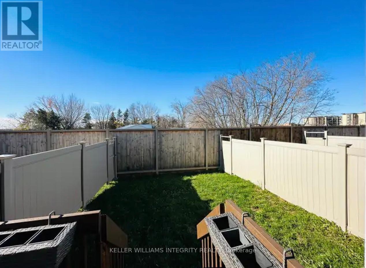 












558 CLEMENCY CRESCENT

,
Ottawa,




Ontario
K2J6R8

