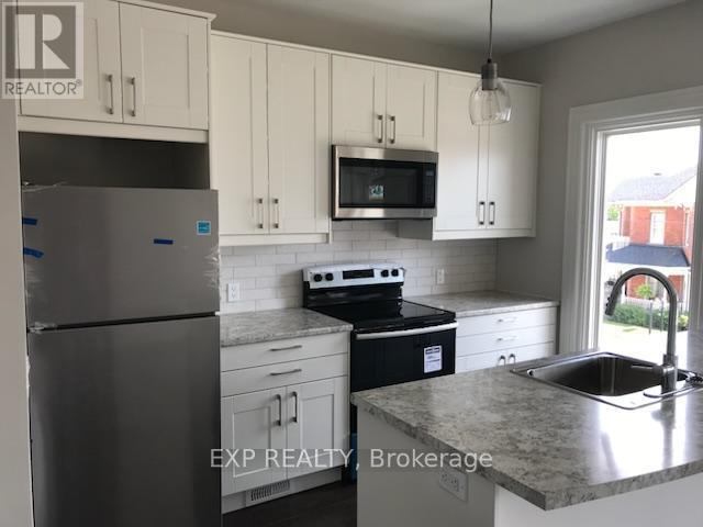 












14 WILLIAM STREET W

,
Smiths Falls,




Ontario
K7A1M9

