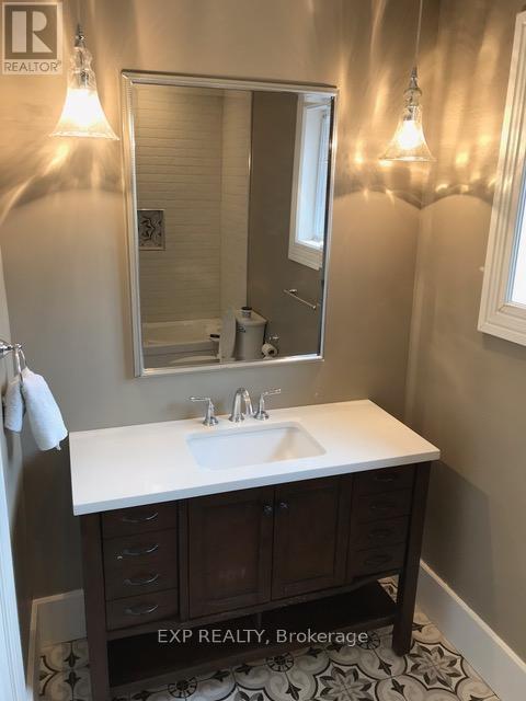 












14 WILLIAM STREET W

,
Smiths Falls,




Ontario
K7A1M9

