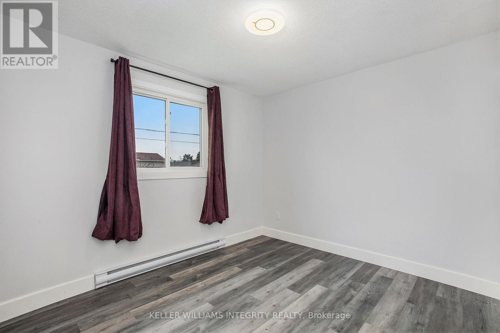 












22 DOLLARD STREET

,
Russell,




Ontario
K0A1W0

