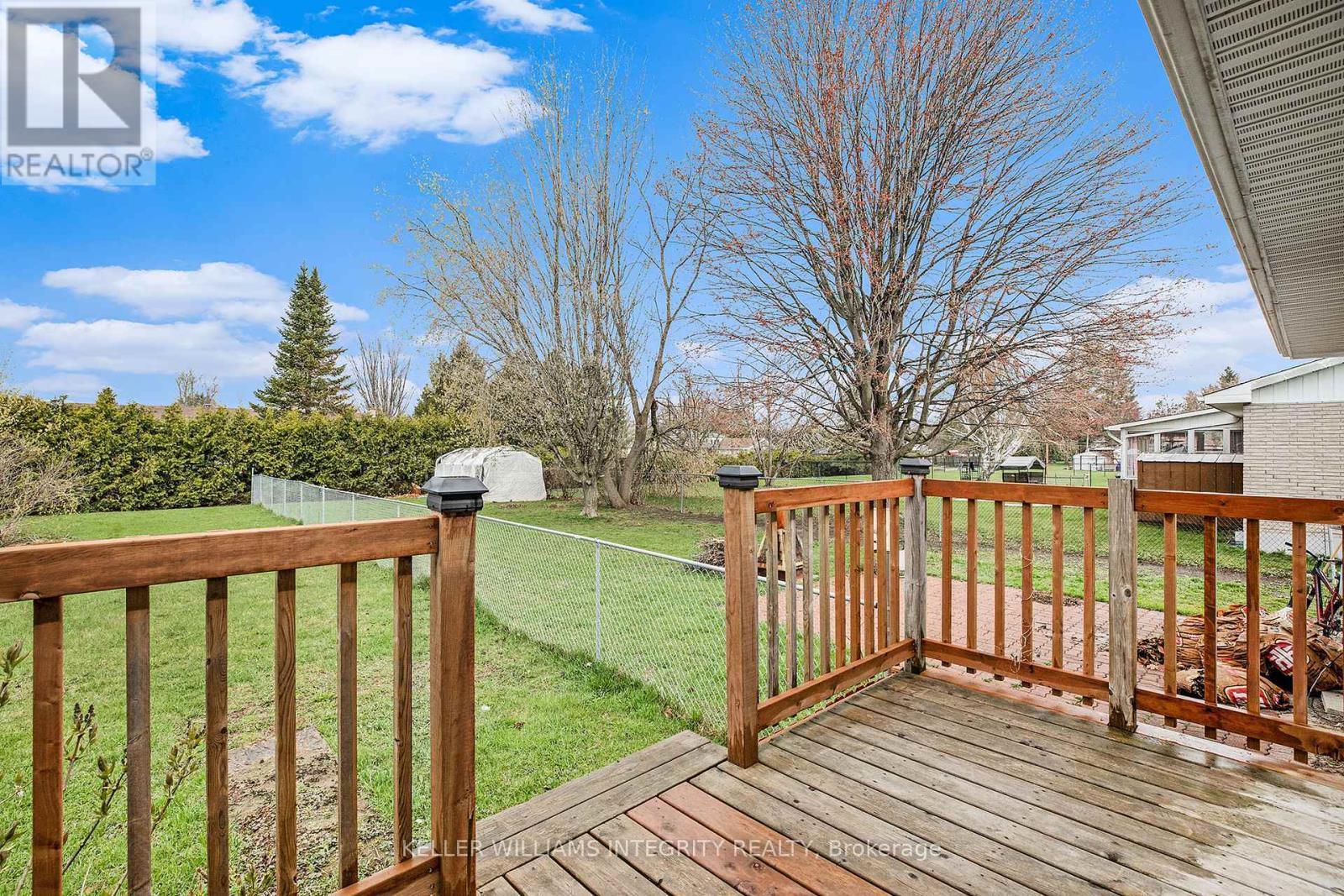 












22 DOLLARD STREET

,
Russell,




Ontario
K0A1W0


