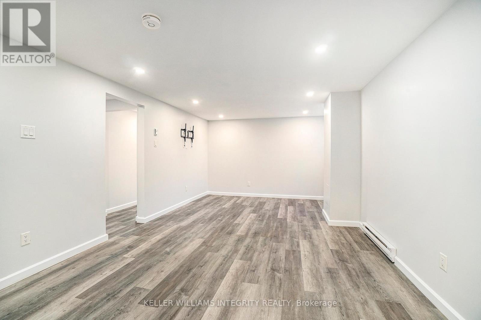 












22 DOLLARD STREET

,
Russell,




Ontario
K0A1W0

