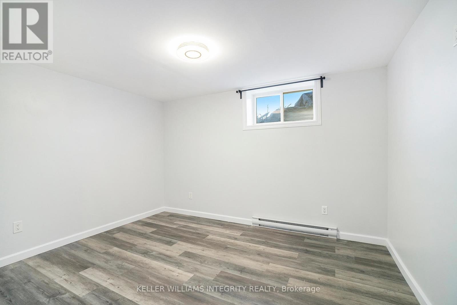 












22 DOLLARD STREET

,
Russell,




Ontario
K0A1W0

