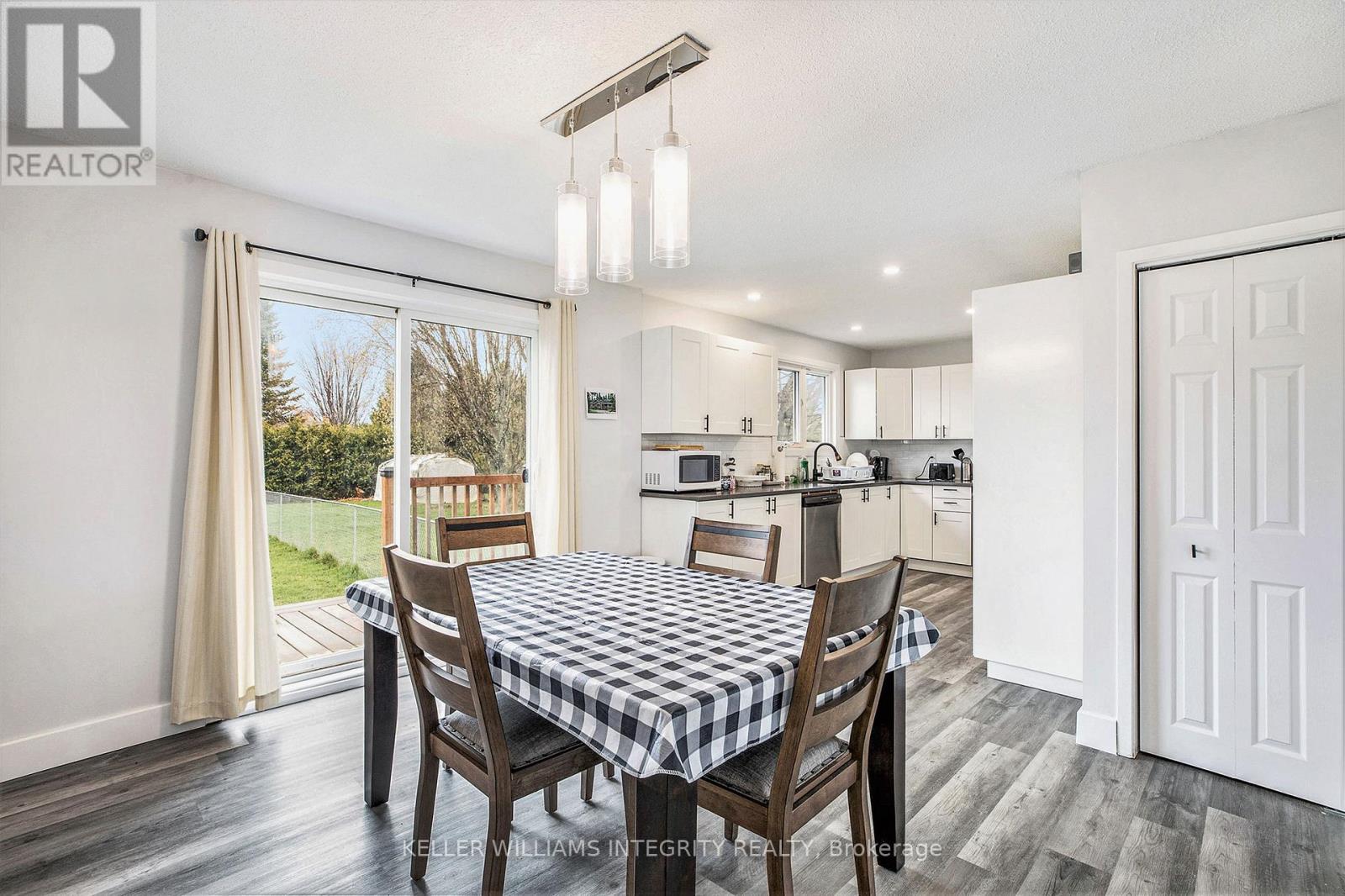 












22 DOLLARD STREET

,
Russell,




Ontario
K0A1W0

