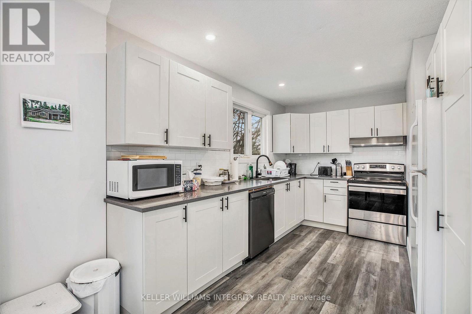 












22 DOLLARD STREET

,
Russell,




Ontario
K0A1W0

