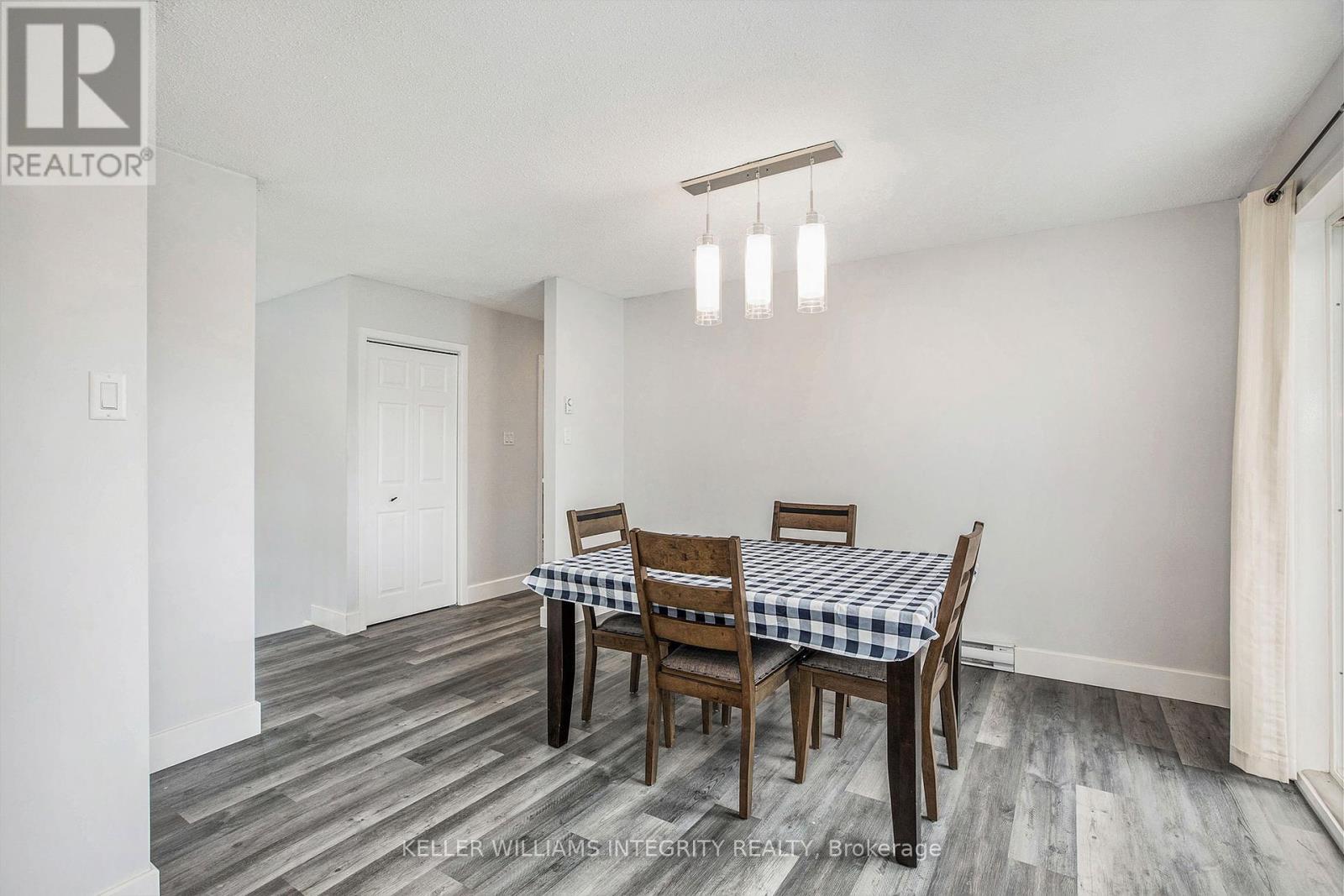












22 DOLLARD STREET

,
Russell,




Ontario
K0A1W0

