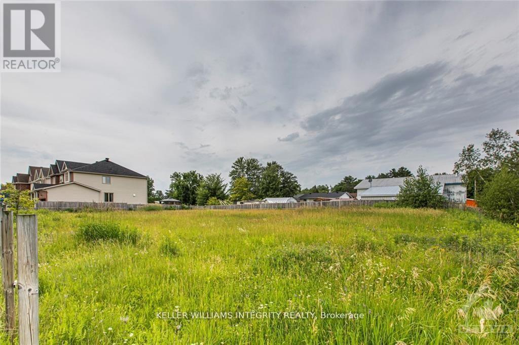 












877 CONTOUR STREET

,
Ottawa,







Ontario
K1W1G2

